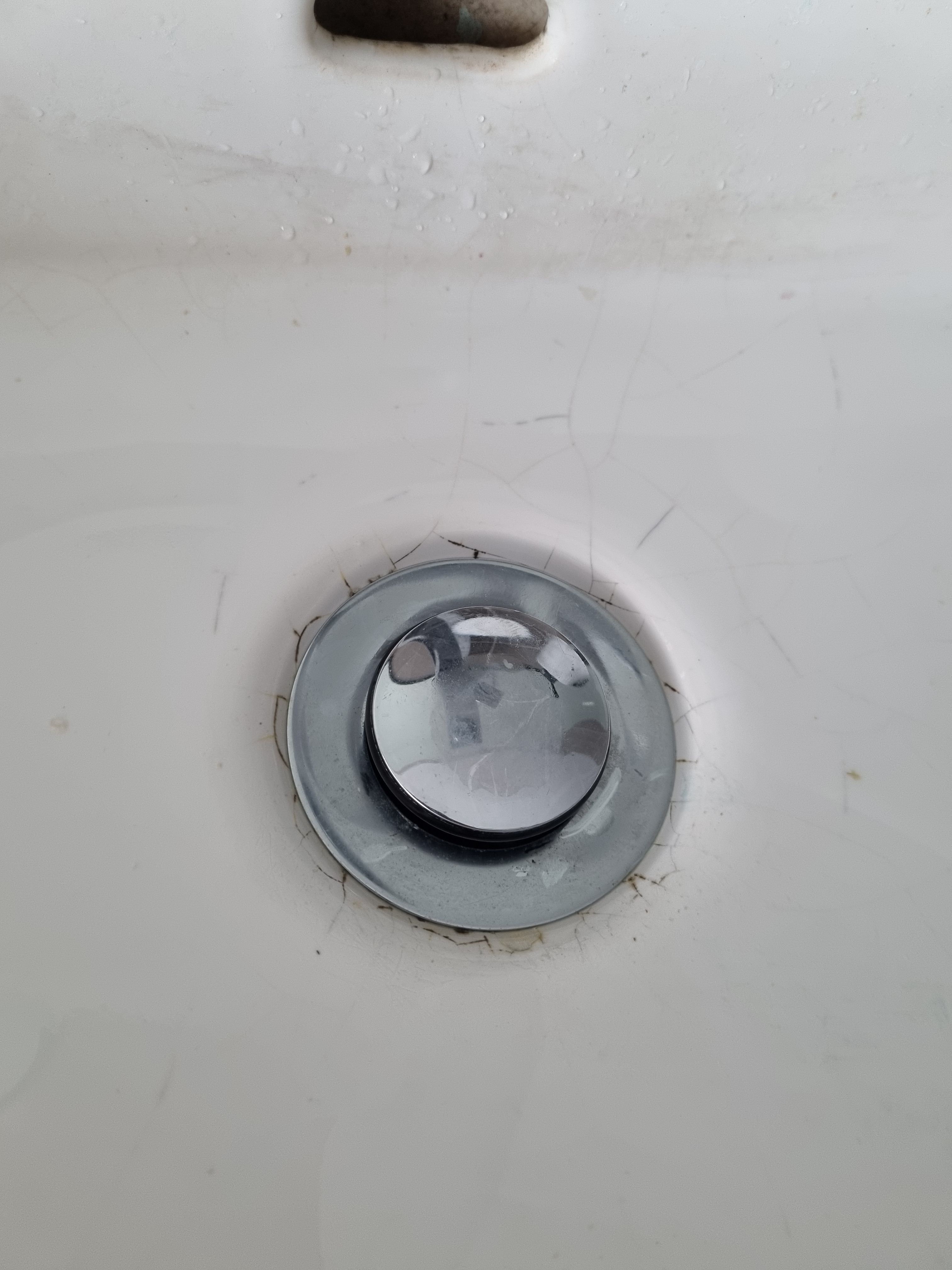 Solved How to fix hairline cracks in the vanity... Bunnings