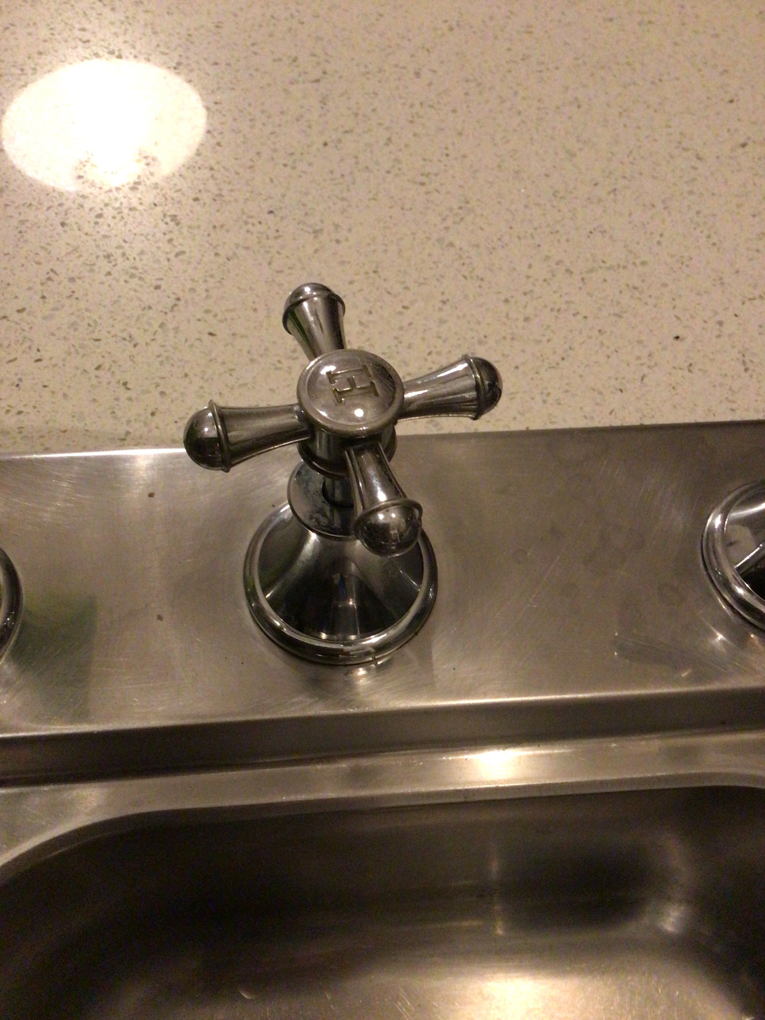 How do I remove this tap head? The tap h... Bunnings community