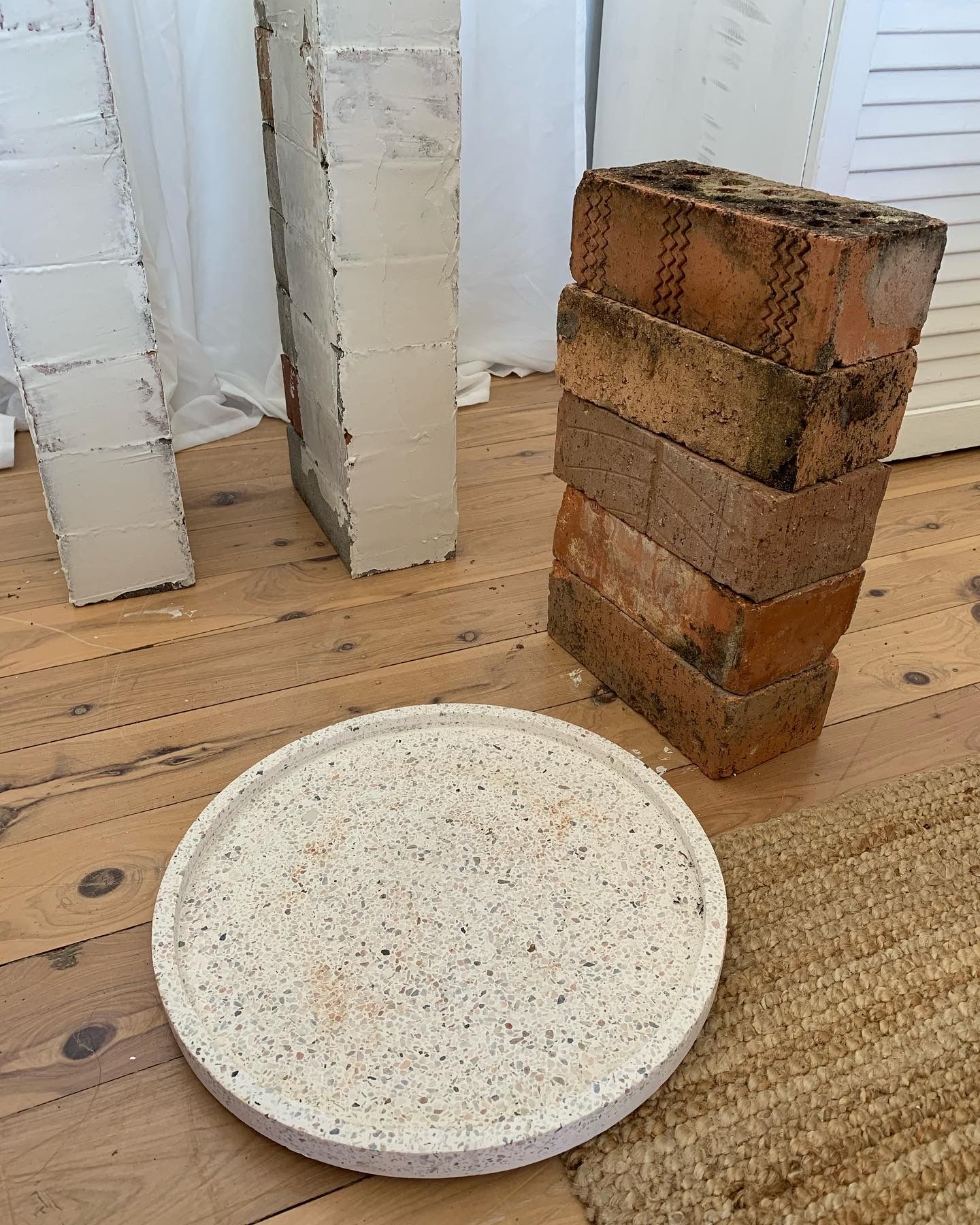 Table stand using spare bricks Bunnings community