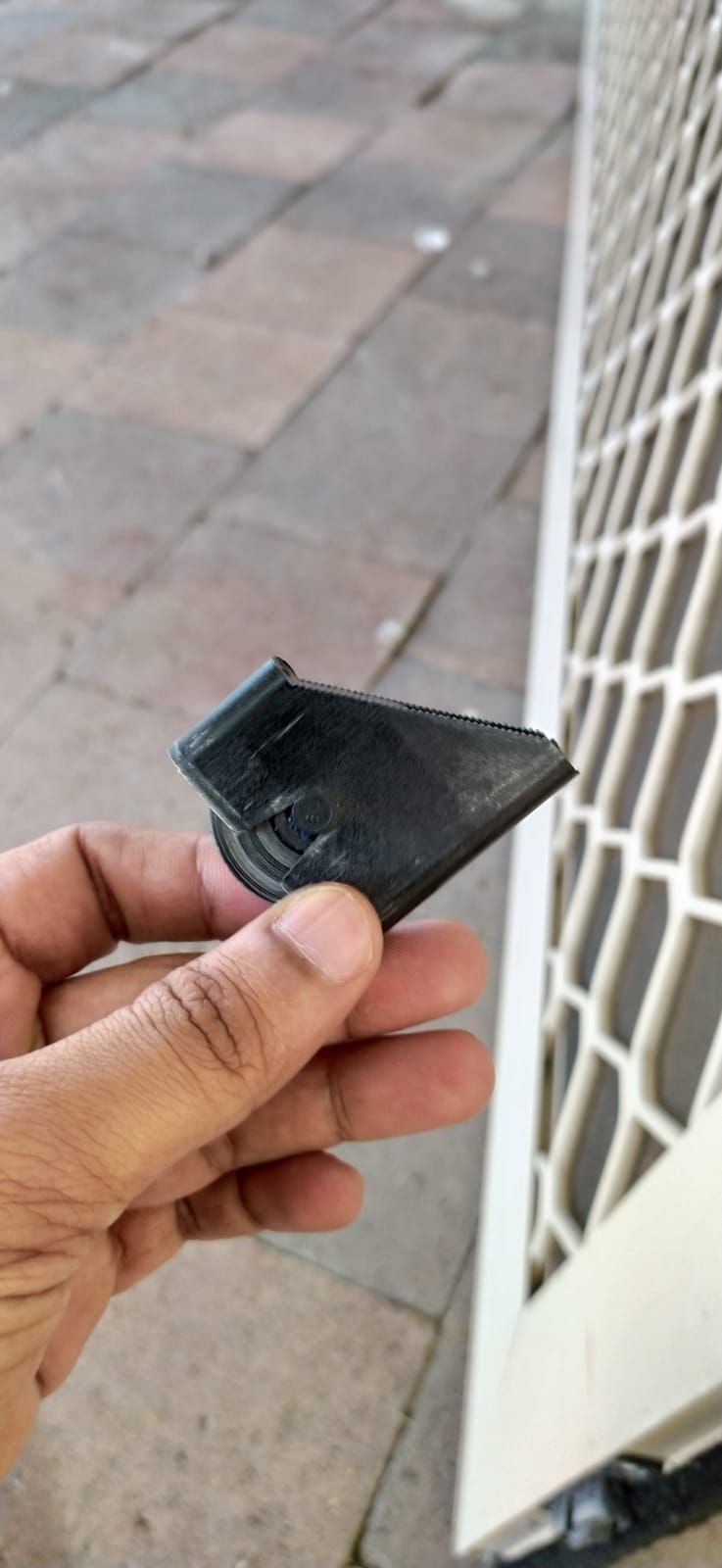 Looking for this security screen roller Bunnings community