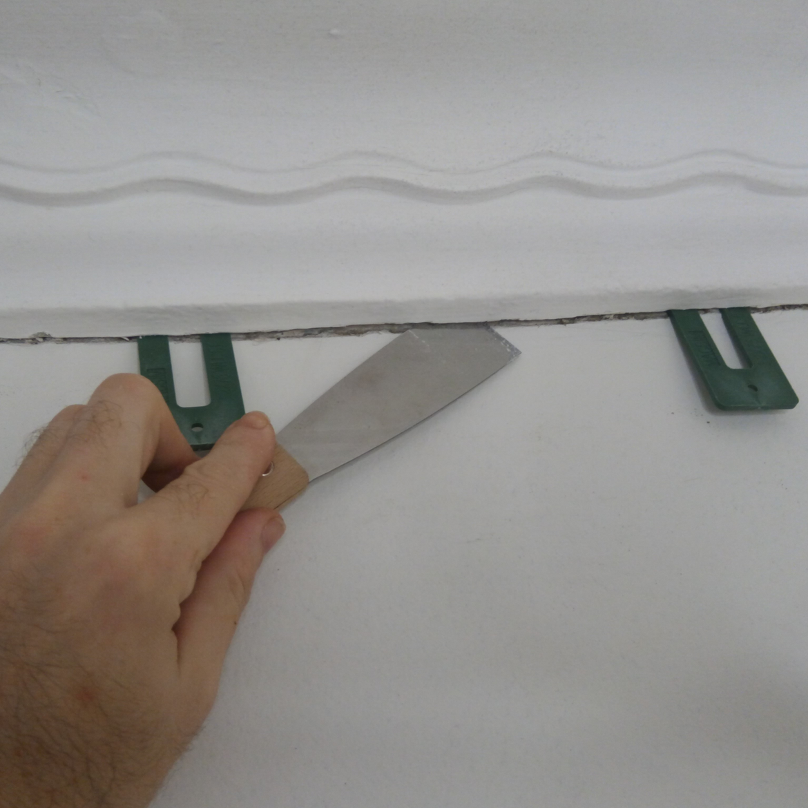 How to repair a cracked cornice Bunnings community