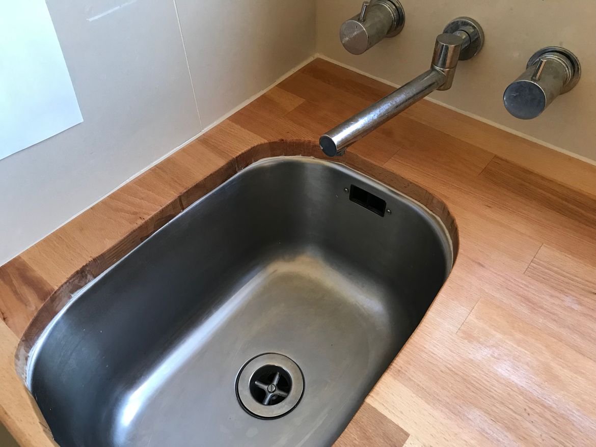 The cutout of basin requires more practice, cutting the curve with jigsaw is not easy for me.