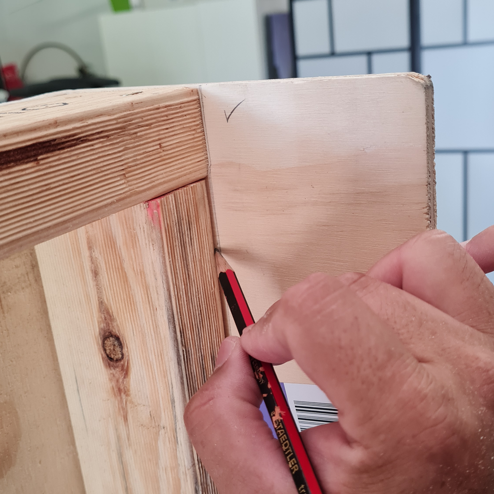 6.2 Mark side panel for trimming.png