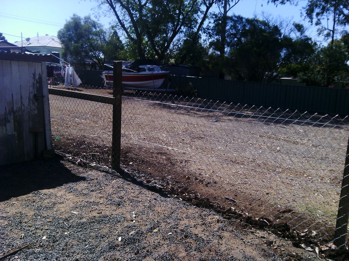 New Back Fence. 25metres long.