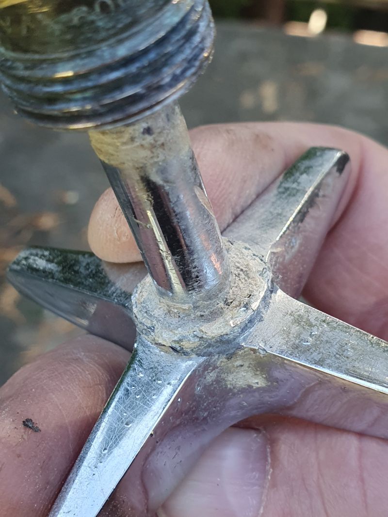 Solved How to remove leaking laundry tap handle... Bunnings