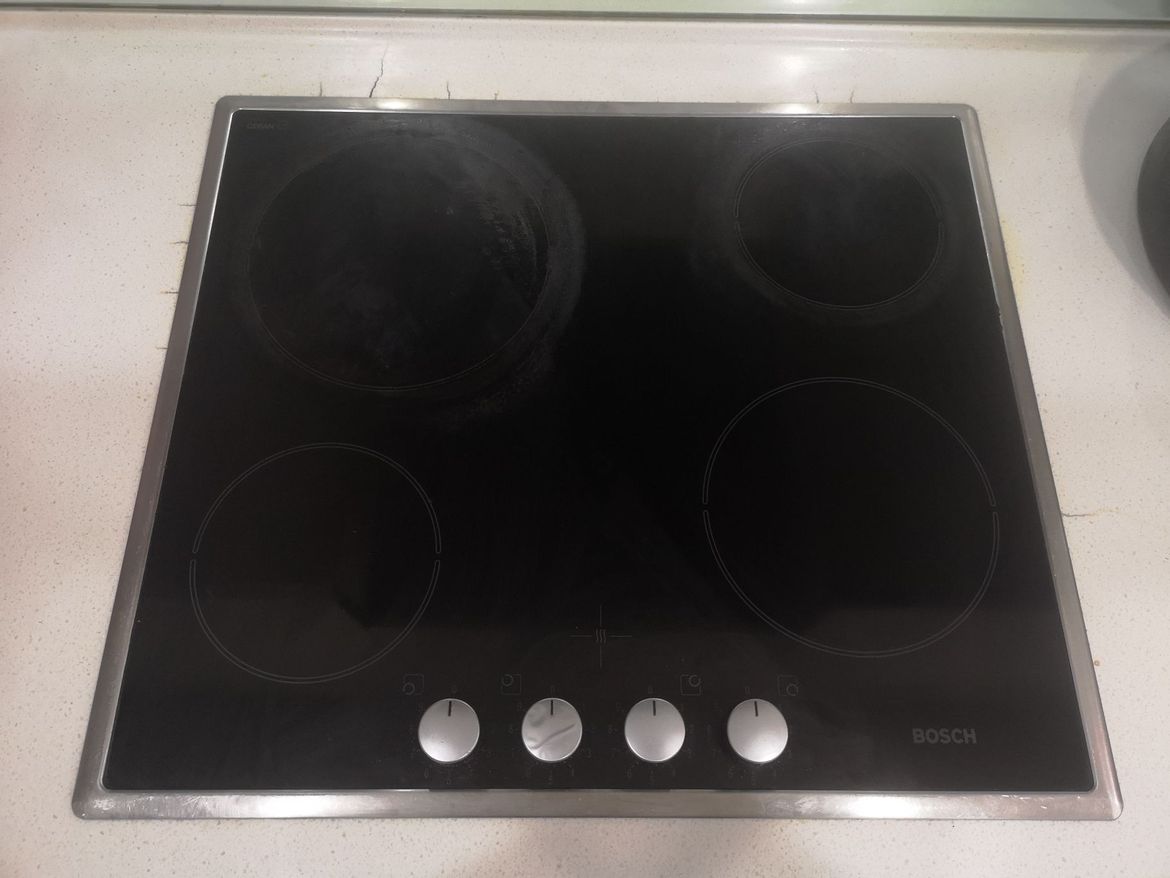 benchtop with cooktop.jpg