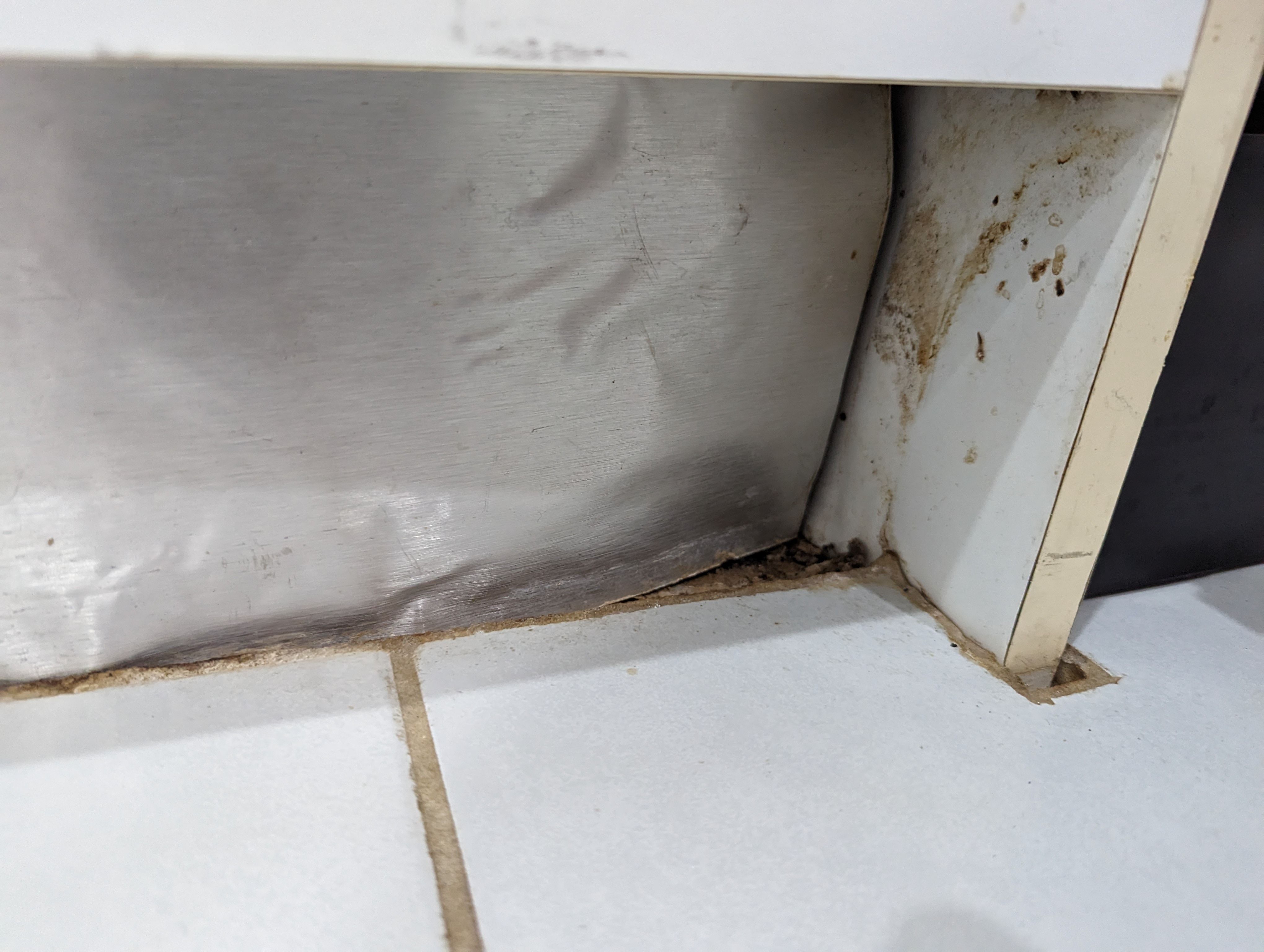 Solved How to fix warped aluminium kickboard? Bunnings