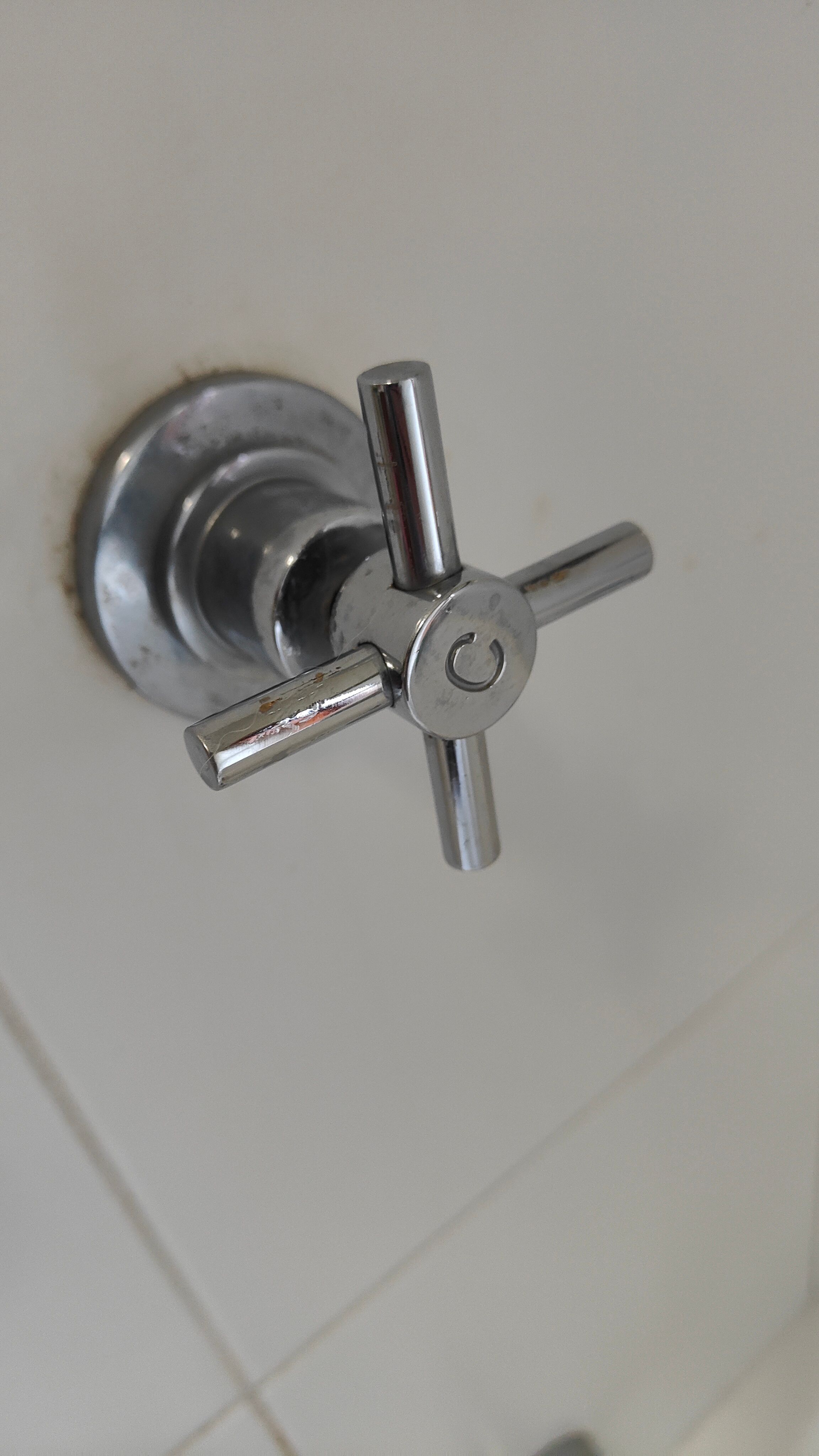 How do i remove these taps please? Bunnings community