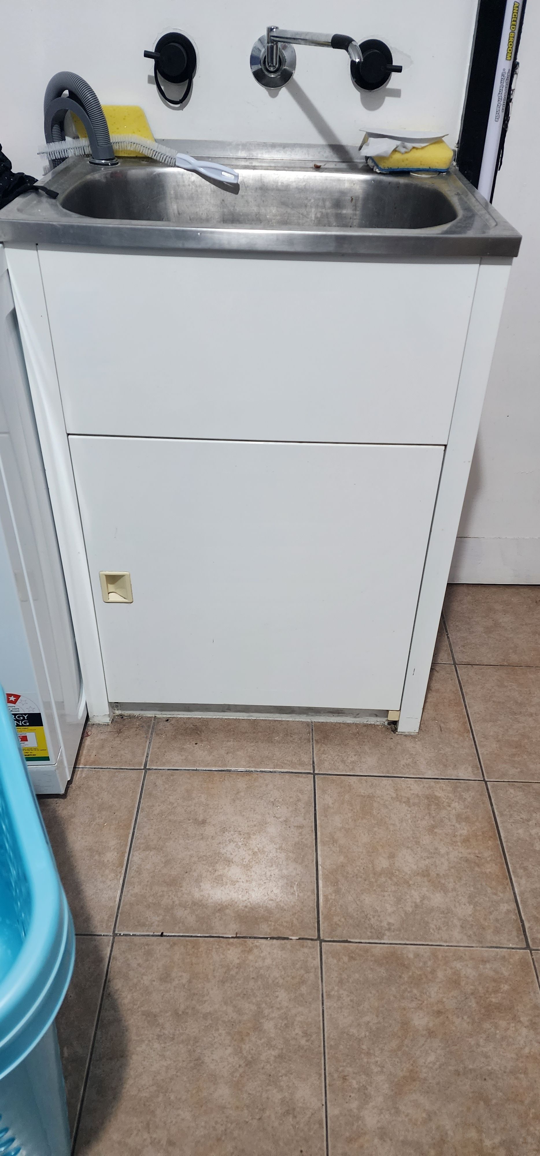 How to remove laundry tub? Bunnings community