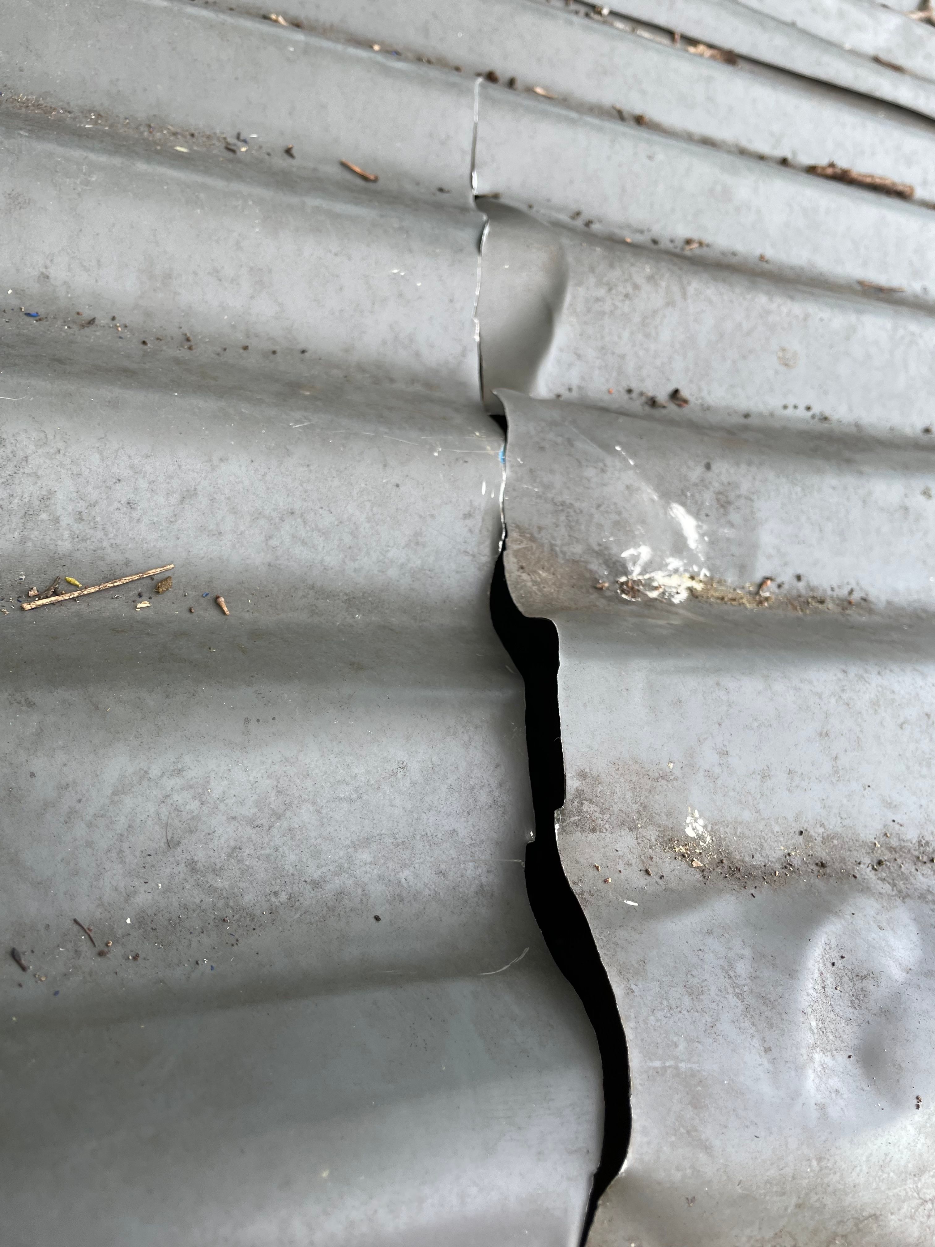 How to repair a long crack in a colorbon... Bunnings community