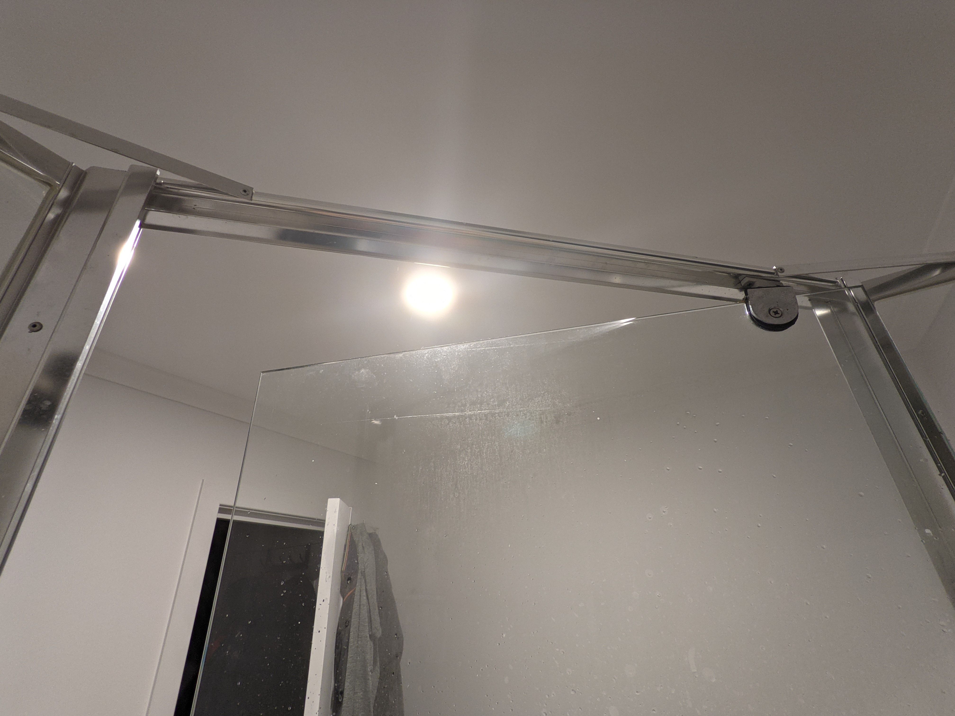 Solved How to fix shower door that doesn't shut... Bunnings