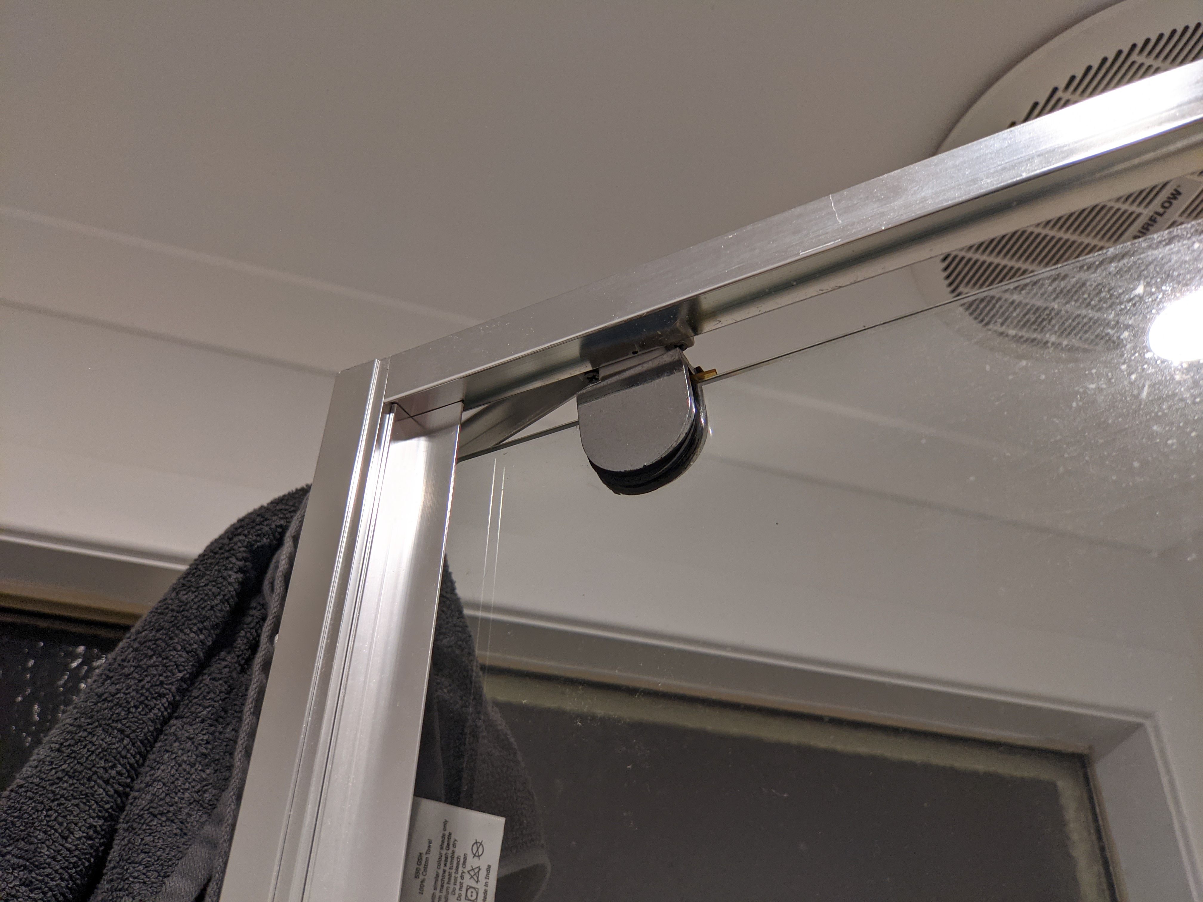 Solved How to fix shower door that doesn't shut... Bunnings