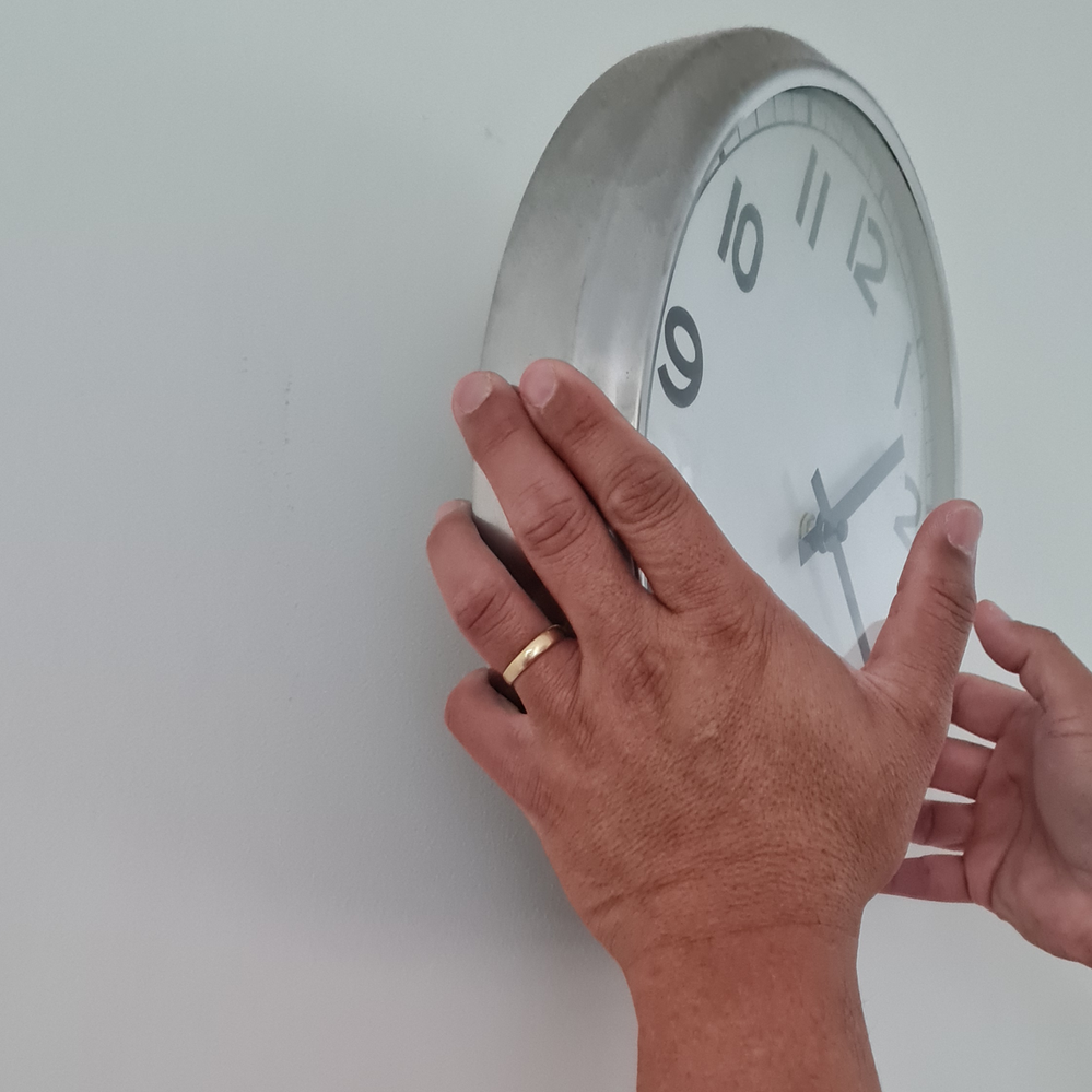 Step 2.1 Remove clocks or paintings.png