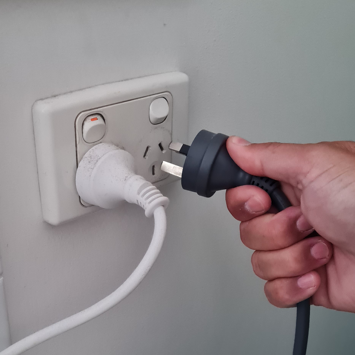 How to use a stud finder Bunnings community