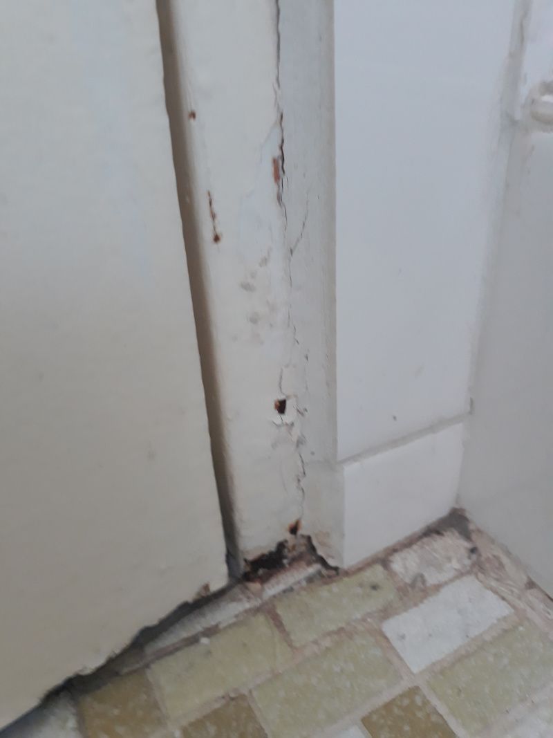 How to paint rusty metal door frames? Bunnings community