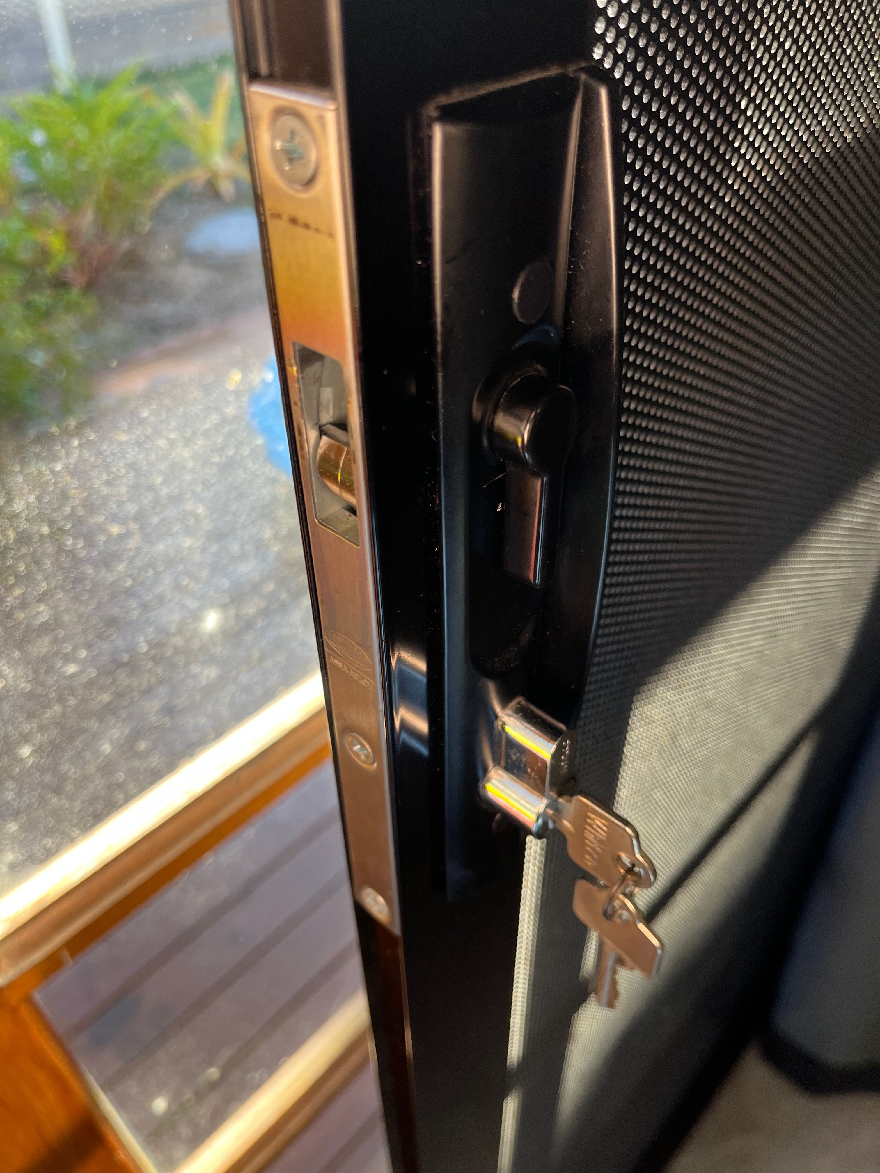 How to fix a security sliding screen tha... Bunnings community