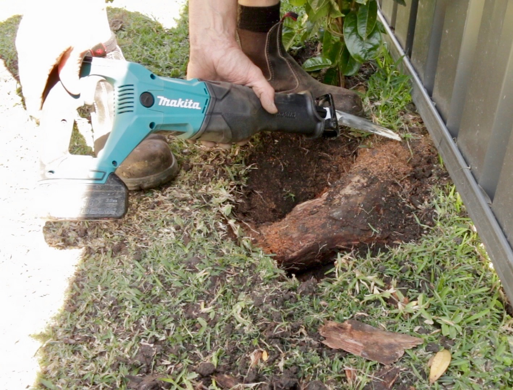 Reciprocating saw.png