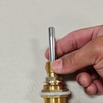 Step 5.7 Screw spindle back on.png