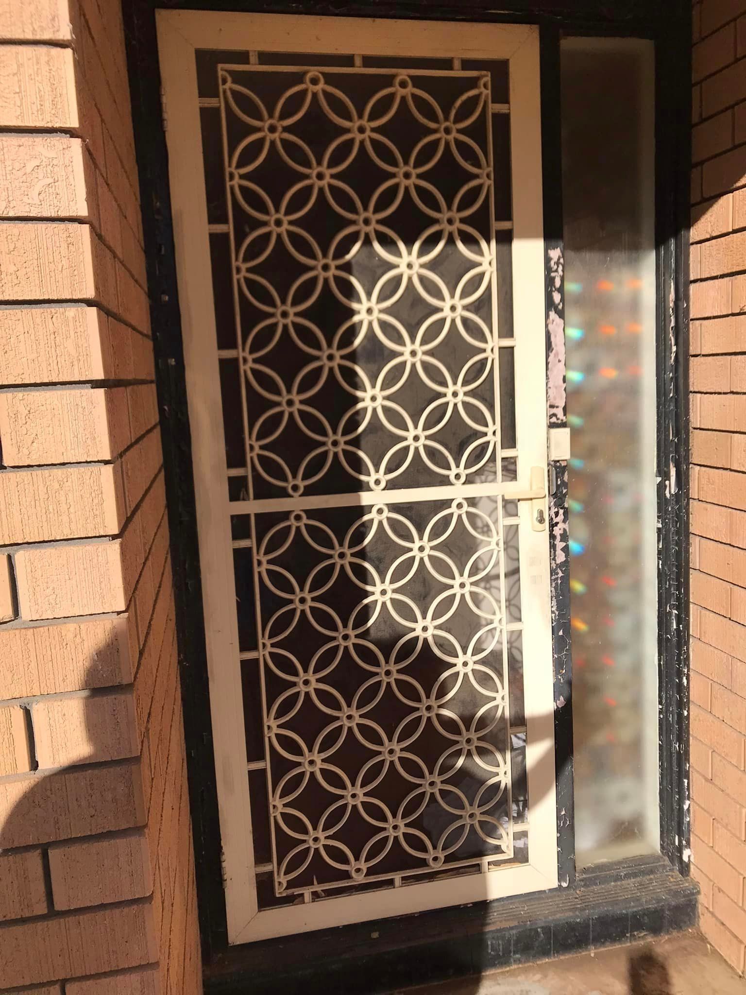 Solved How to fix flaky paint on front door? Bunnings community