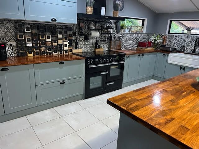 kitchen stove side 3.jpg