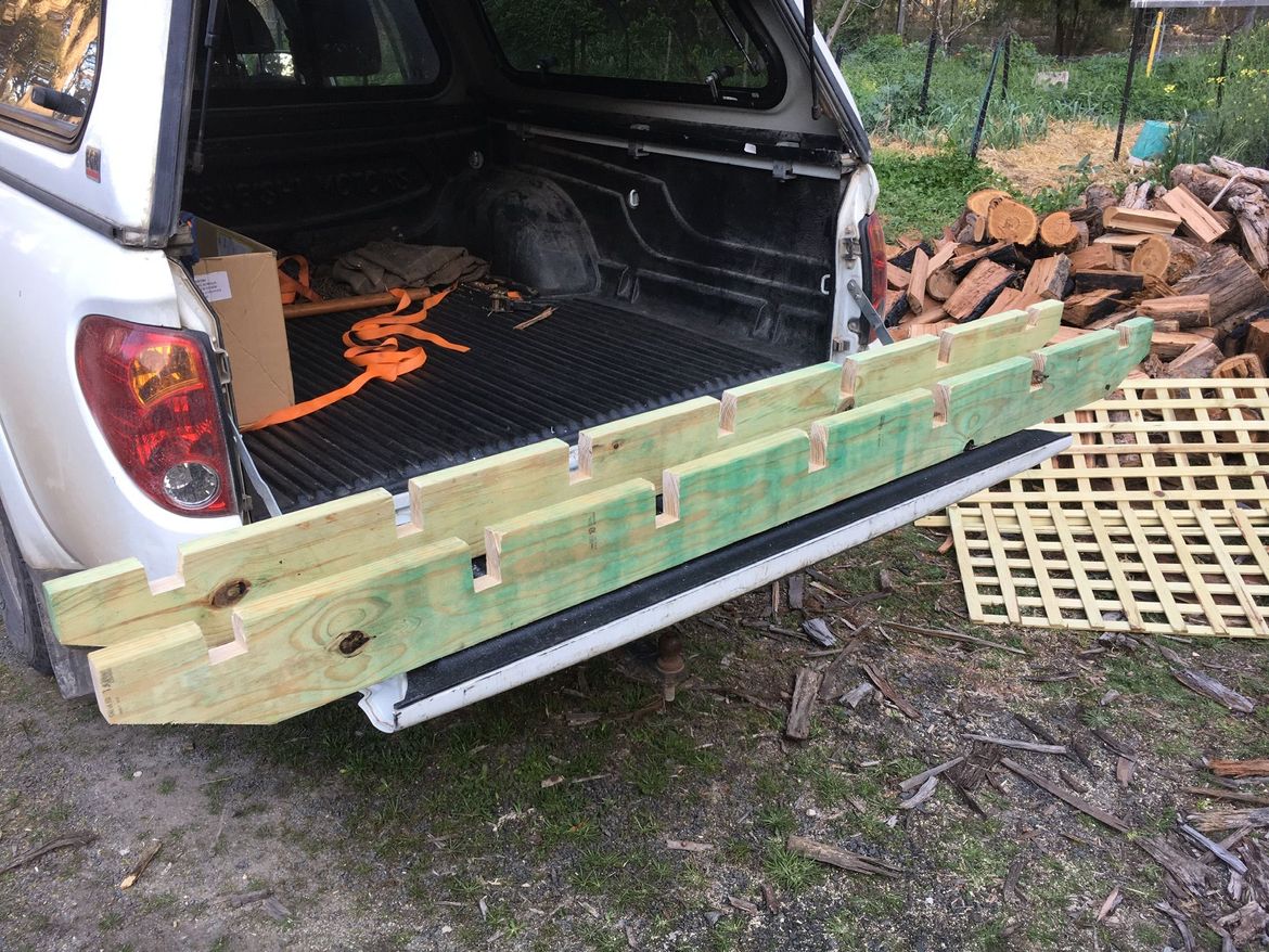 Top rail with angle and gang-cut laps