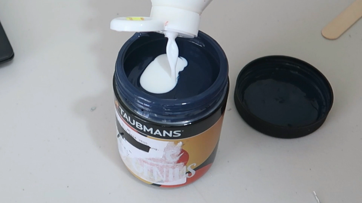 Whenever my husband and I visit Bunnings, he goes to the mowing section and I head straight to the paint section, namely the mistint table:) I was lucky to find this jar for $3.95. It was a very dark blue and it's a color I had always wanted to try so I was really pleased.