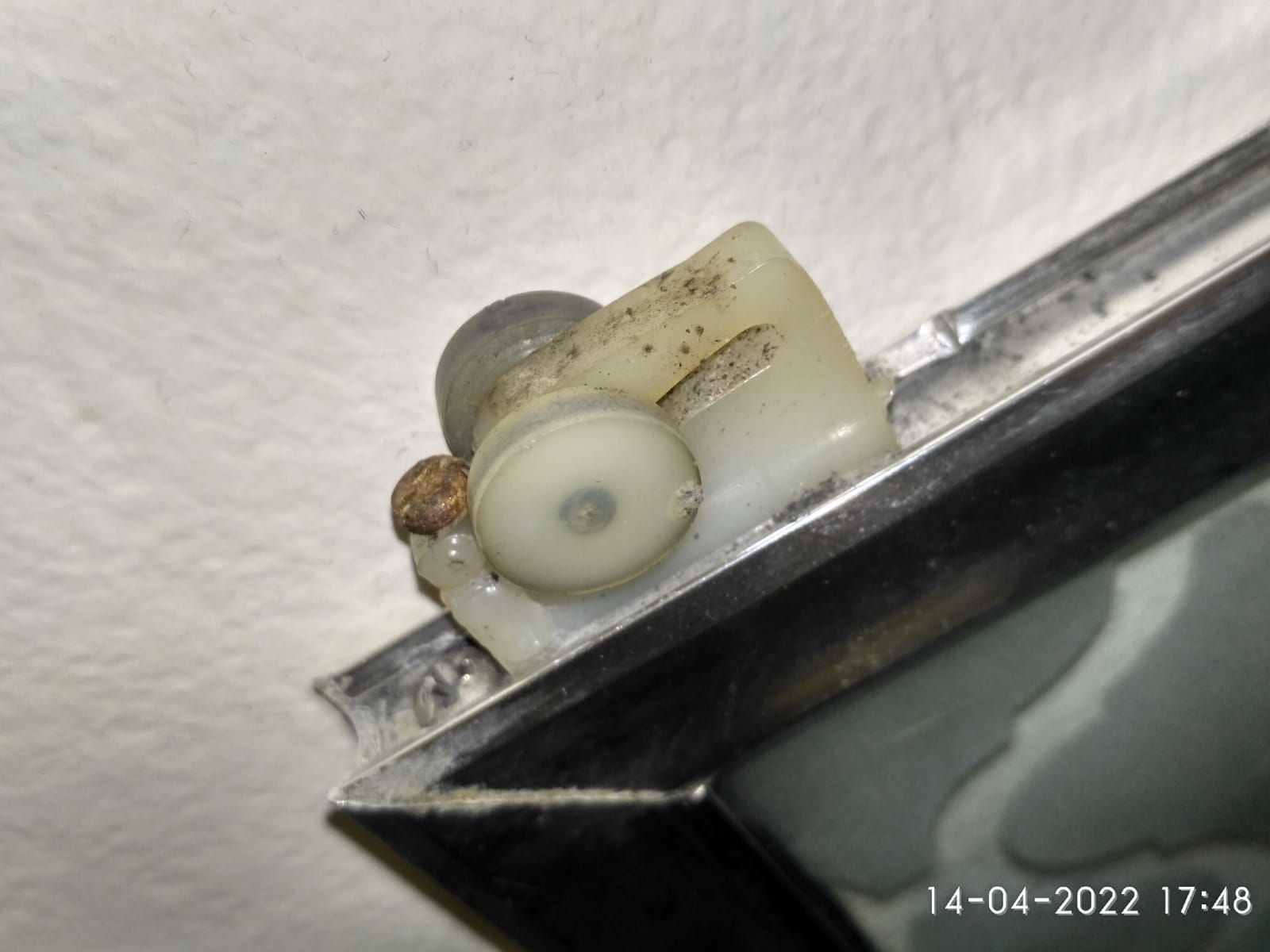 How to repair sliding shower screen? Bunnings community