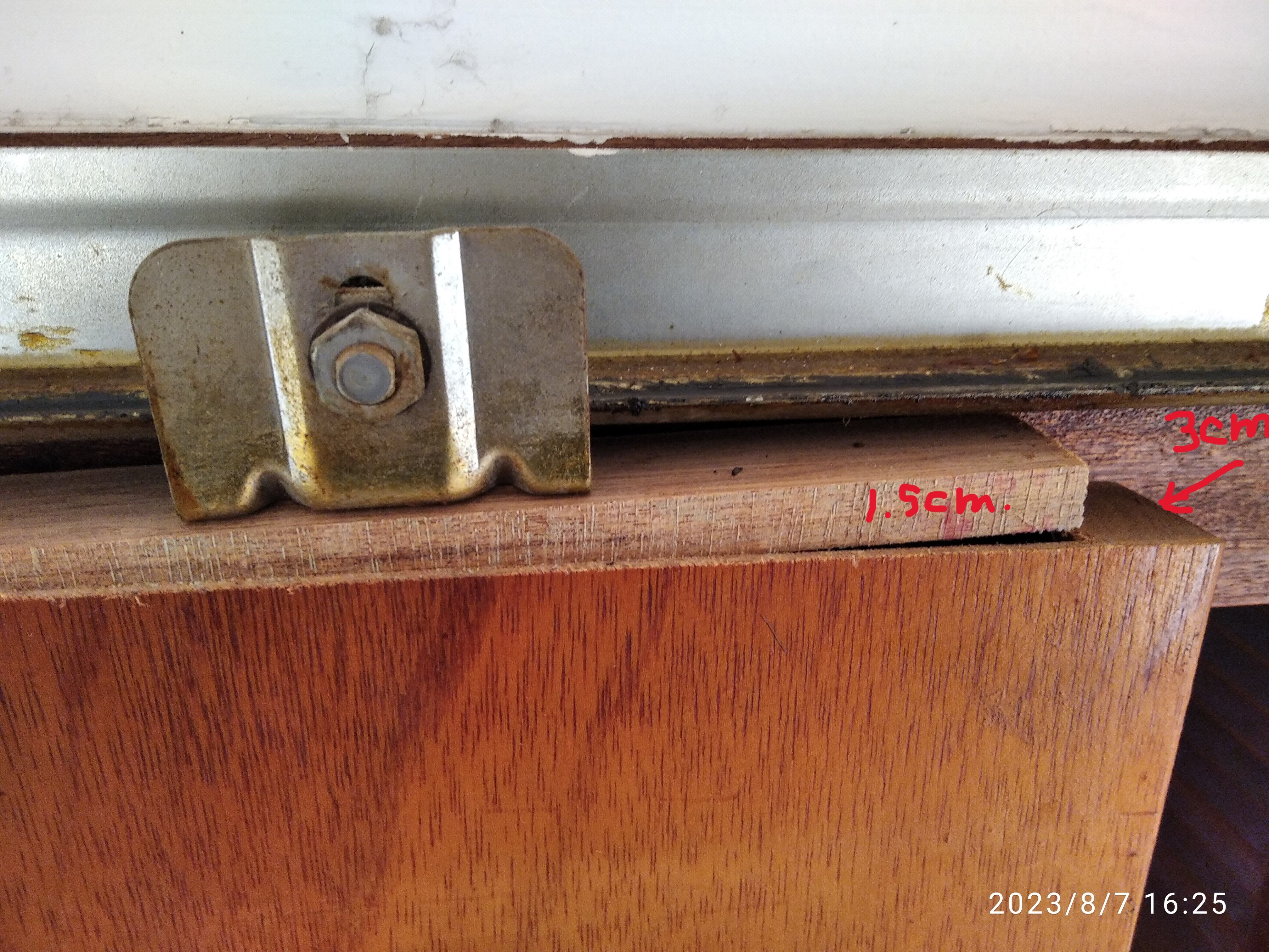 How to fix broken sliding door? Bunnings community