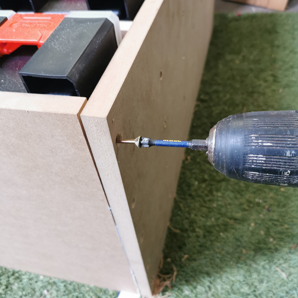 6.7 Fixing attaching bottom piece..png