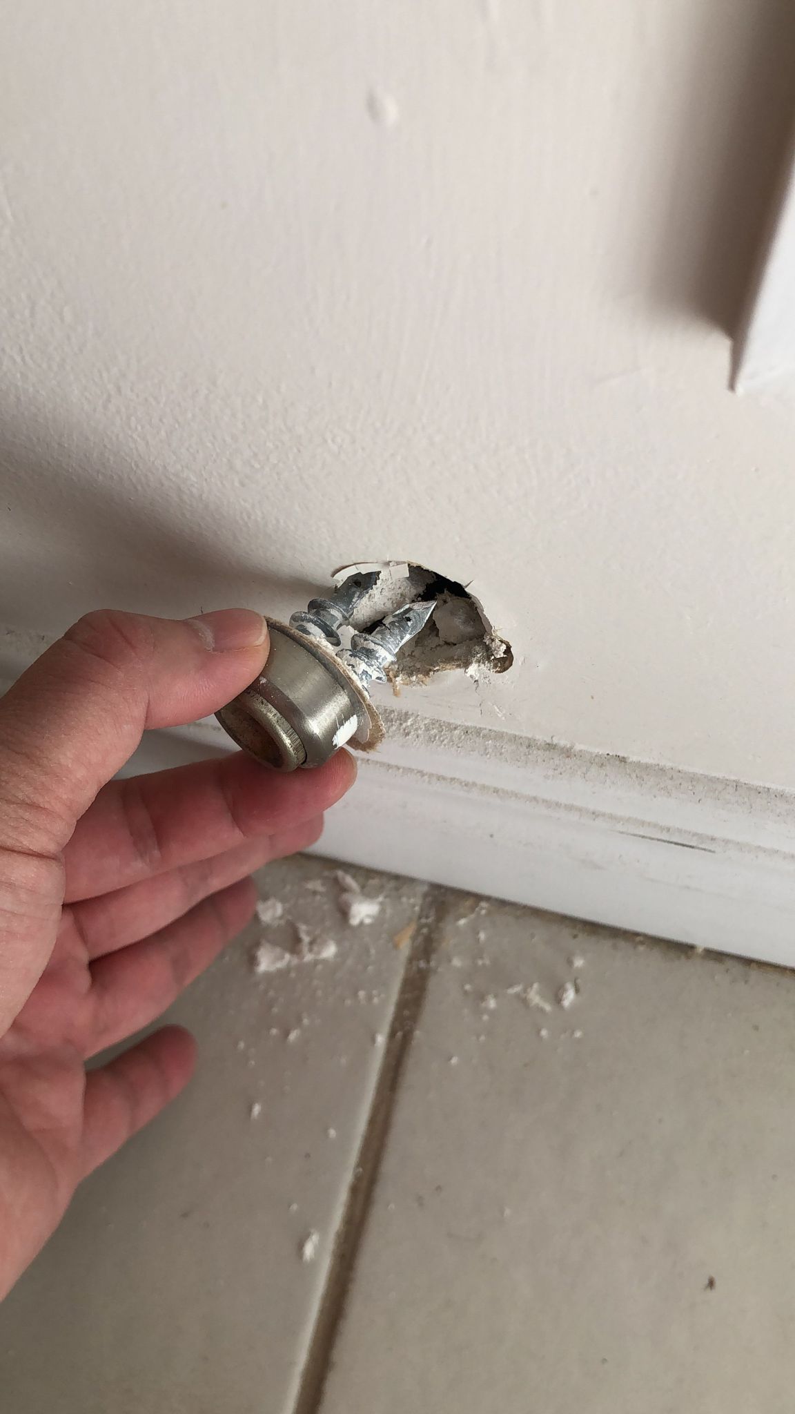 How to repair hole in wall from broken d... Bunnings community