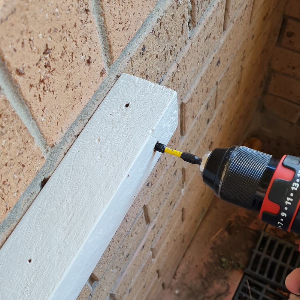 6.5 Screw right hand side.png