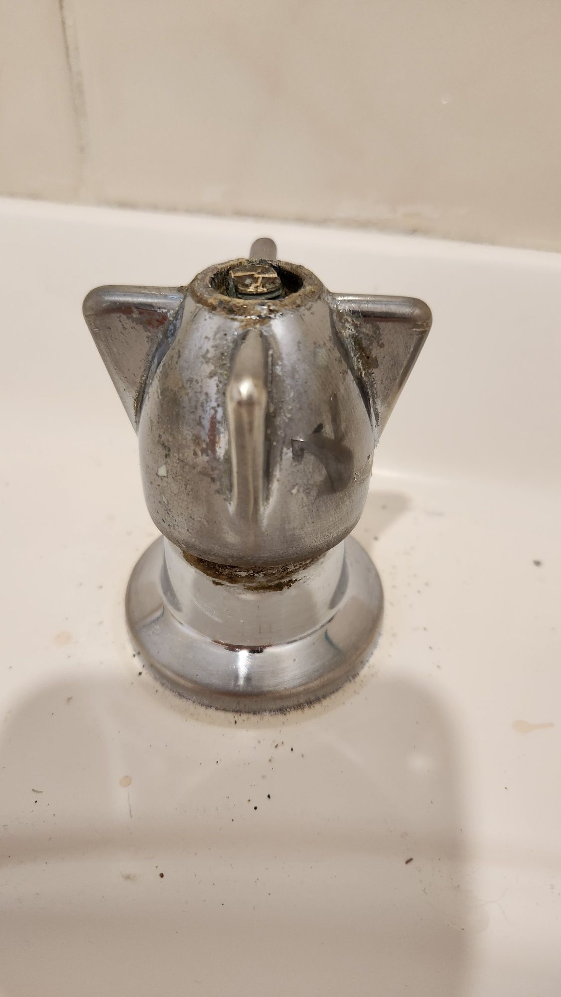 How to remove bathroom sink taps that wo... Page 2 Bunnings
