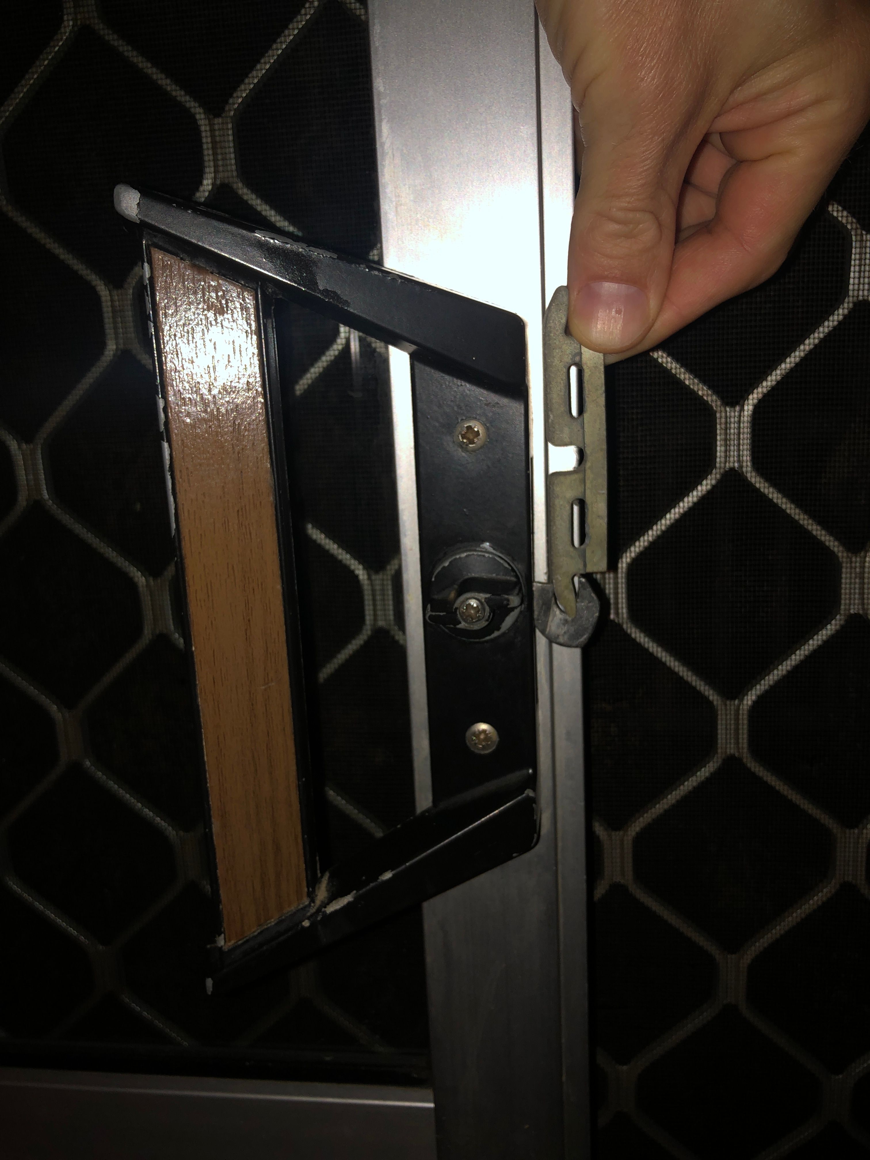 How to replace sliding patio door handle... Bunnings community
