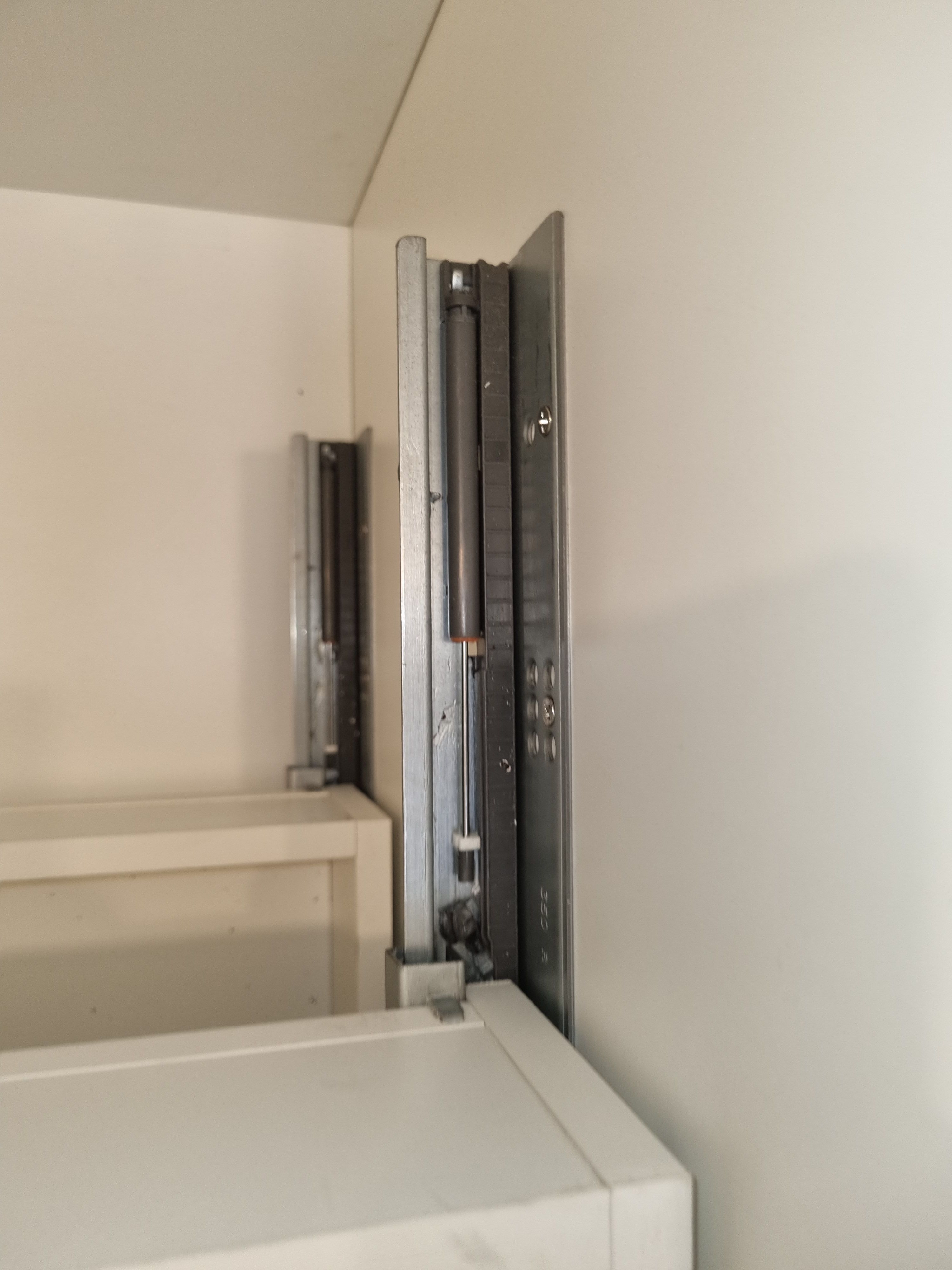 How to remove the drawers in a Mondella Bunnings community