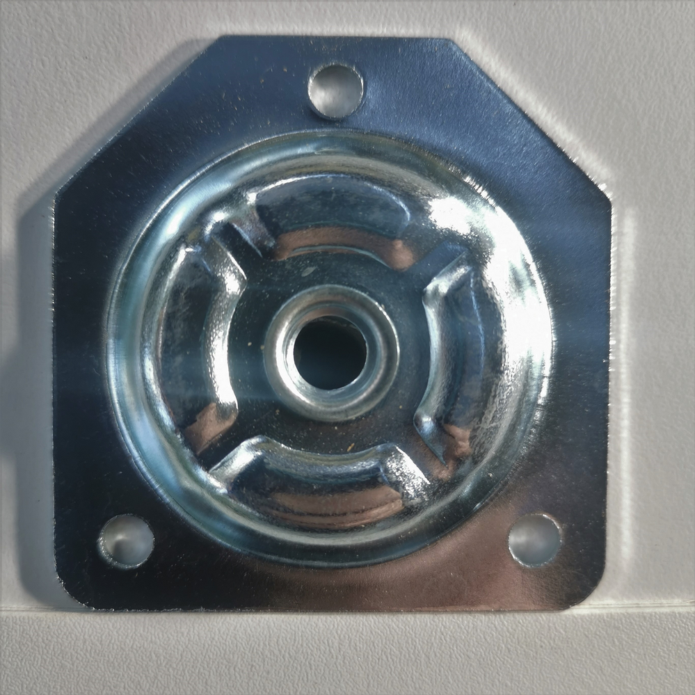 2.4 Leg bolt hole aligned.png