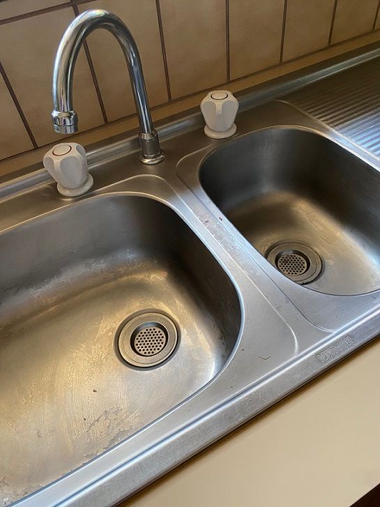 dull-looking kitch sink