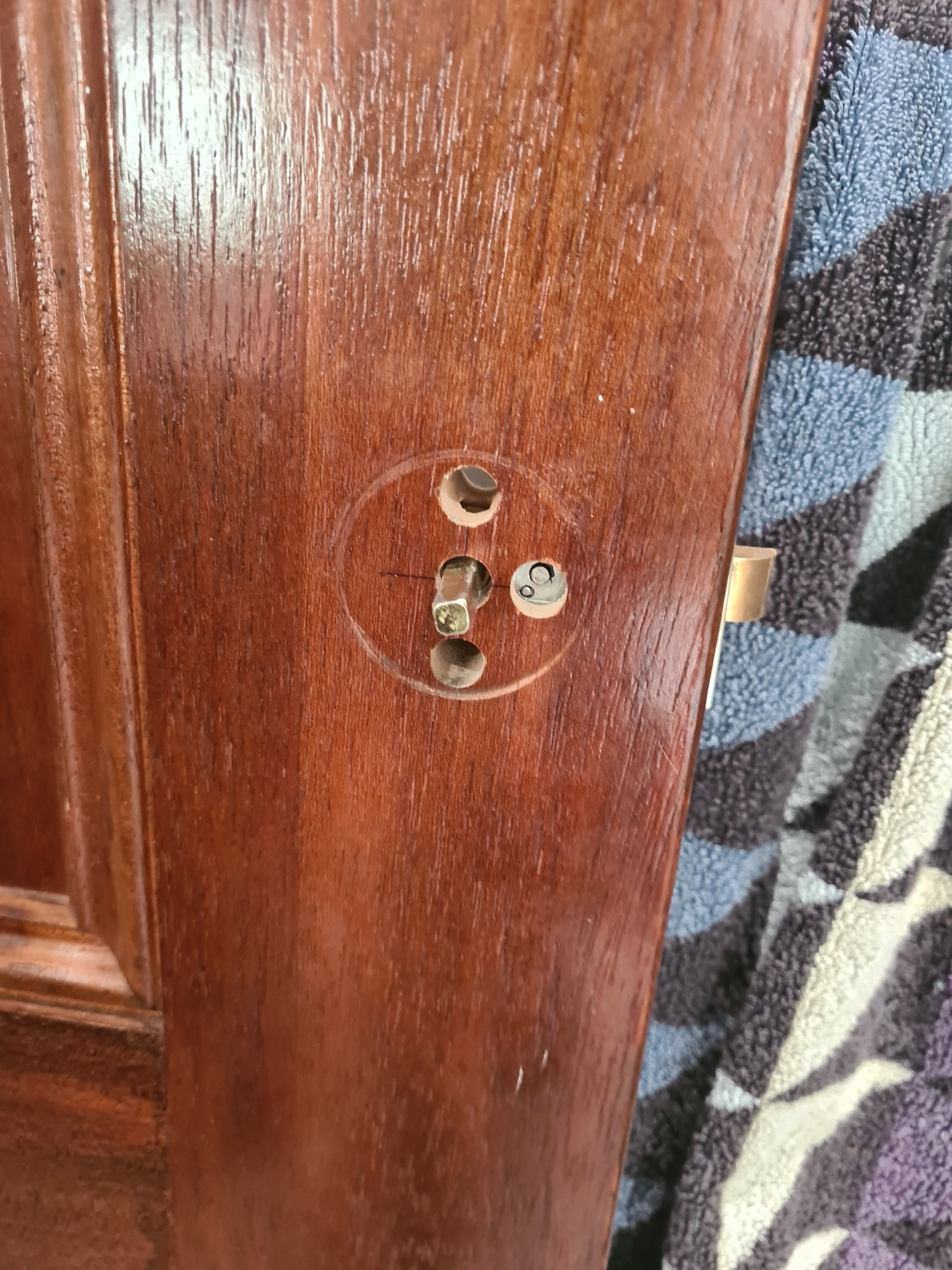 How to remove a door handle spindle? Bunnings community