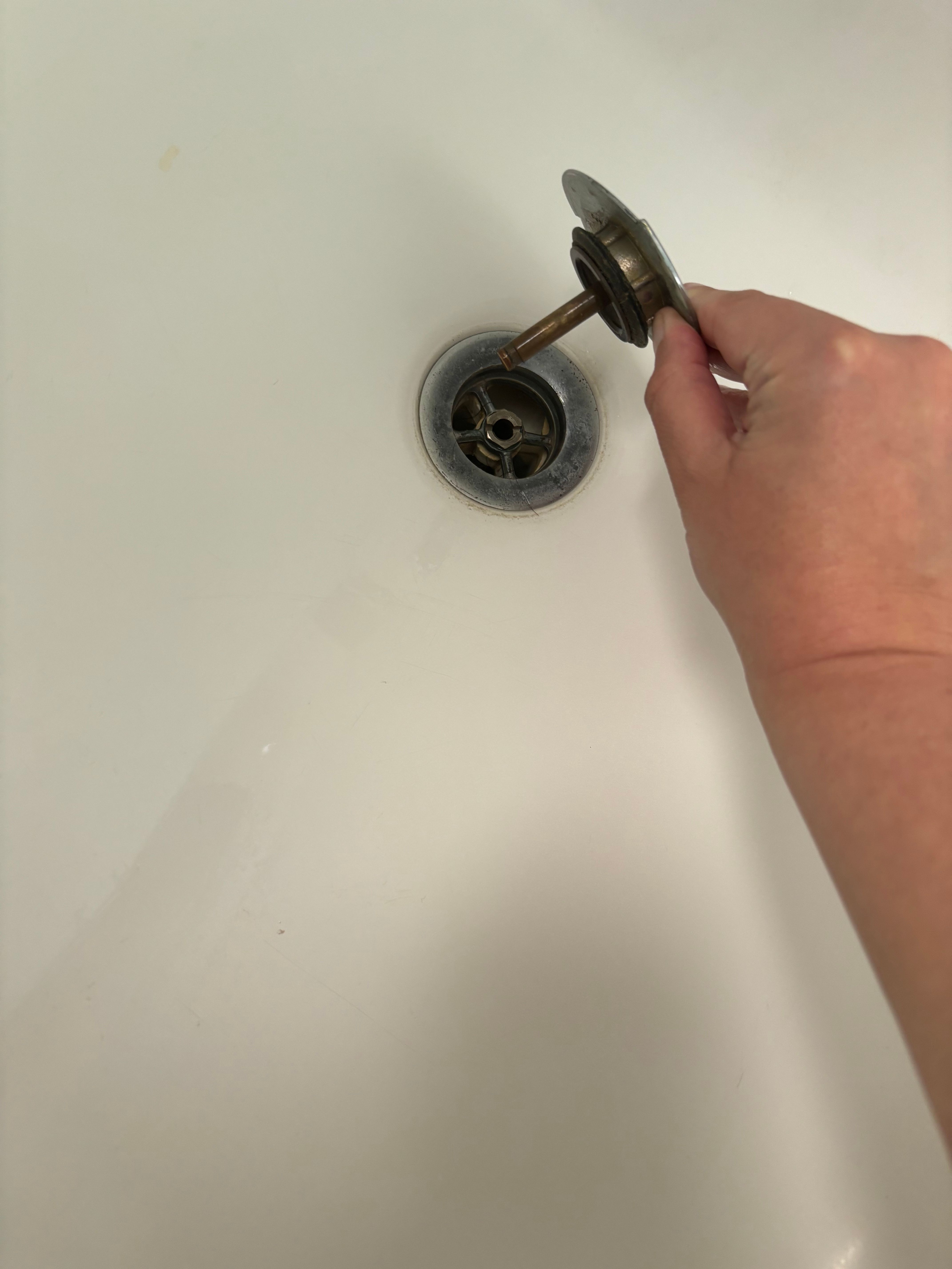 How to replace cracked bathtub plug? Bunnings community