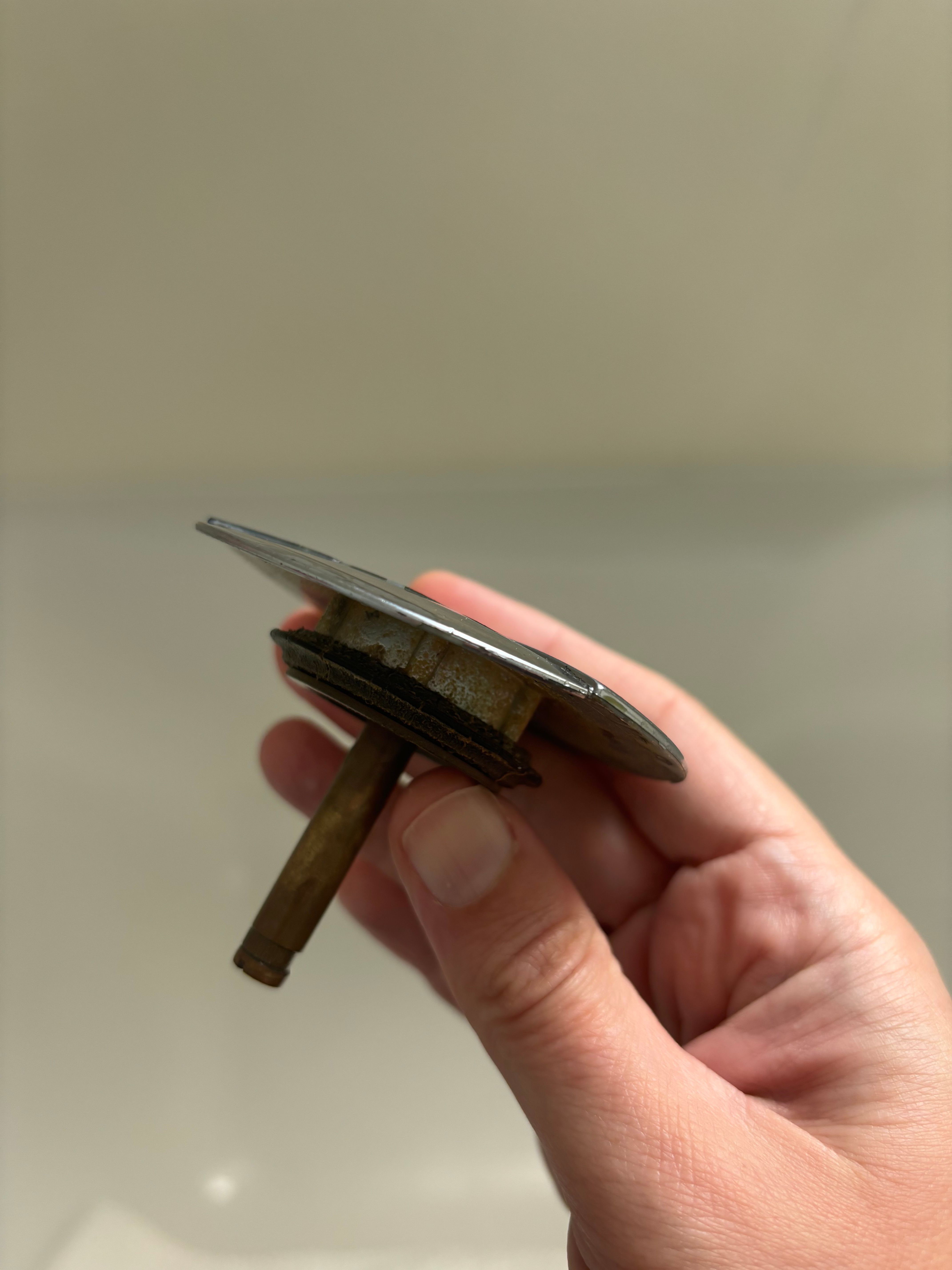 How to replace cracked bathtub plug? Bunnings community