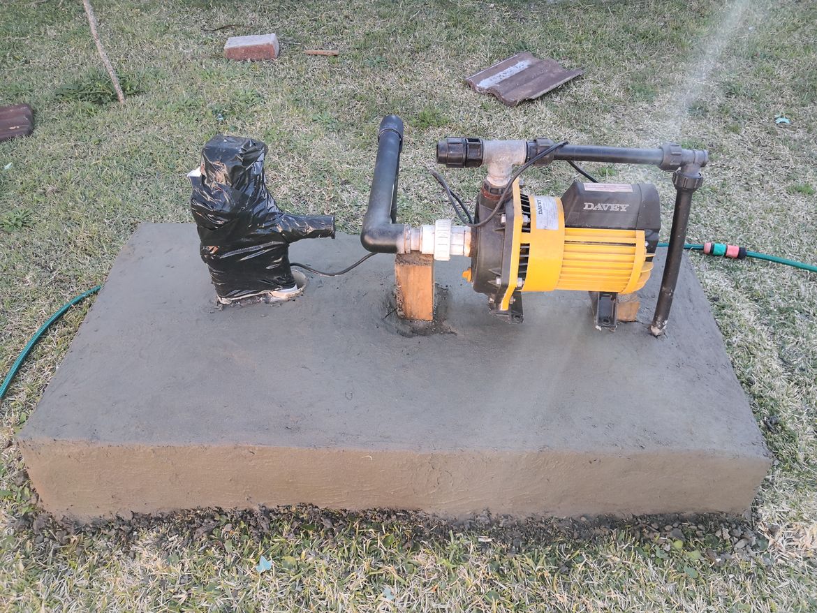 Brickwork was in such bad condition I had nothing to lose by trying to cement render for the first time using my hands mainly lol. Still have to do the last coat once i buy some tools so its straighter