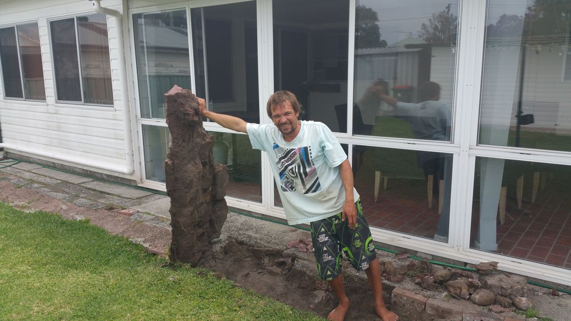 Oh how much fun is removing concrete with a hammer and a chisel hahahhah. Turns out they had poured concrete straight over a stormwater pipe and irrigation pipework as well later on which was fun to chisel around