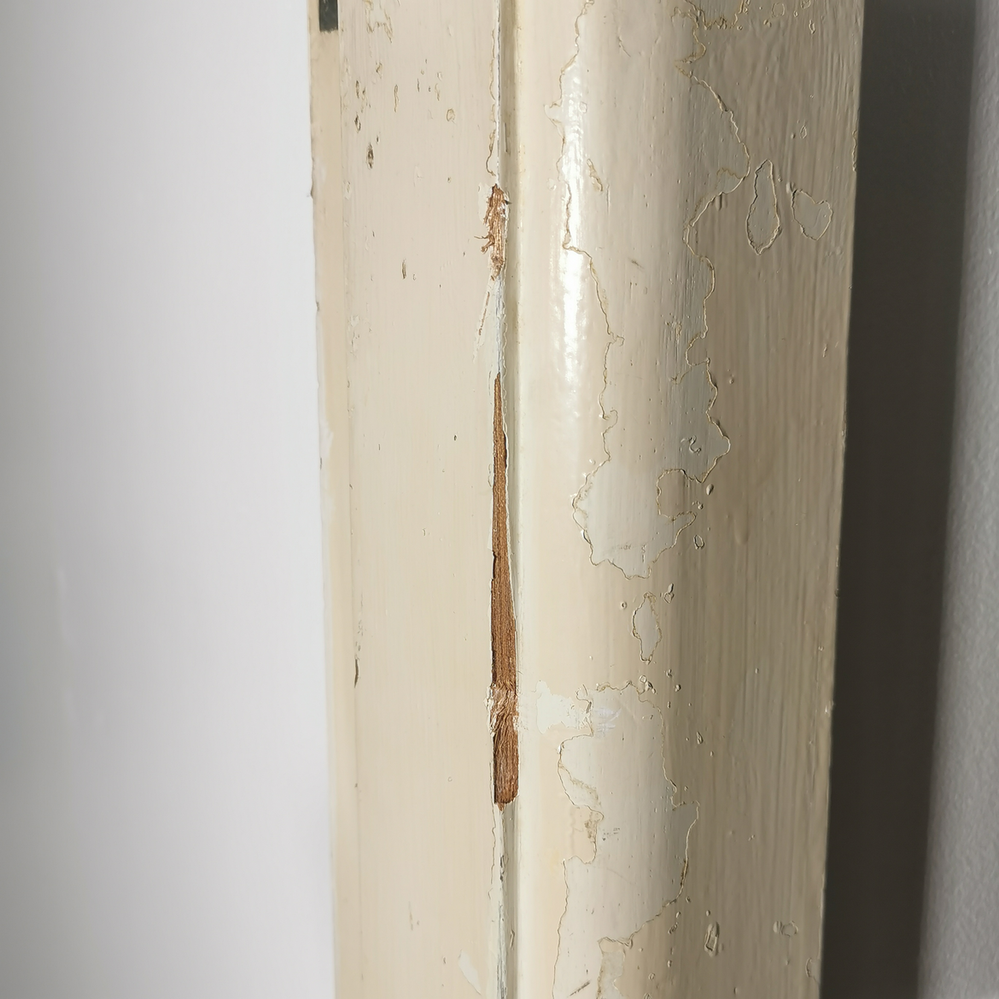 1.1 Damaged door architrave.png