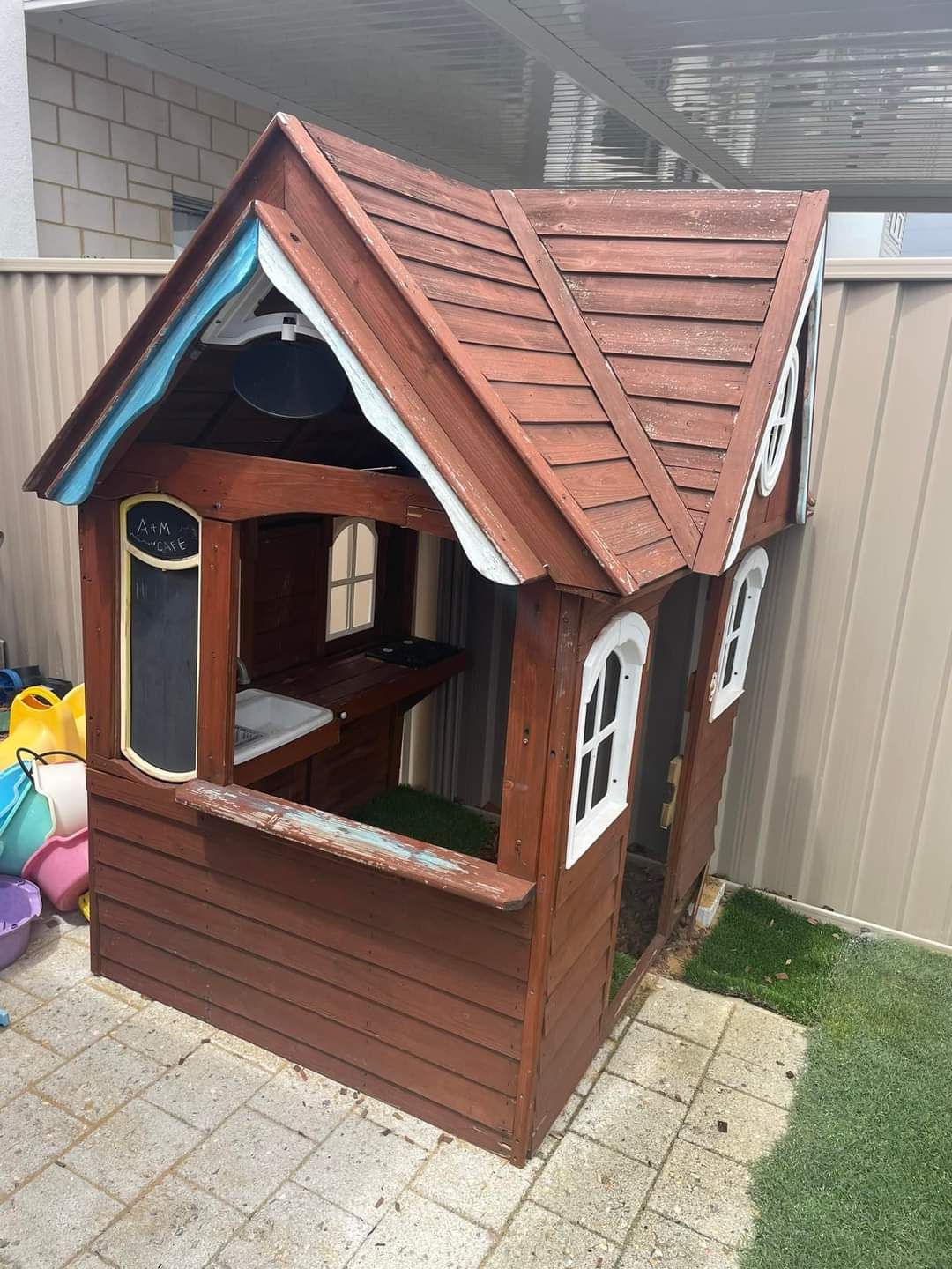 How to paint a cubby house and seal gaps... Bunnings community