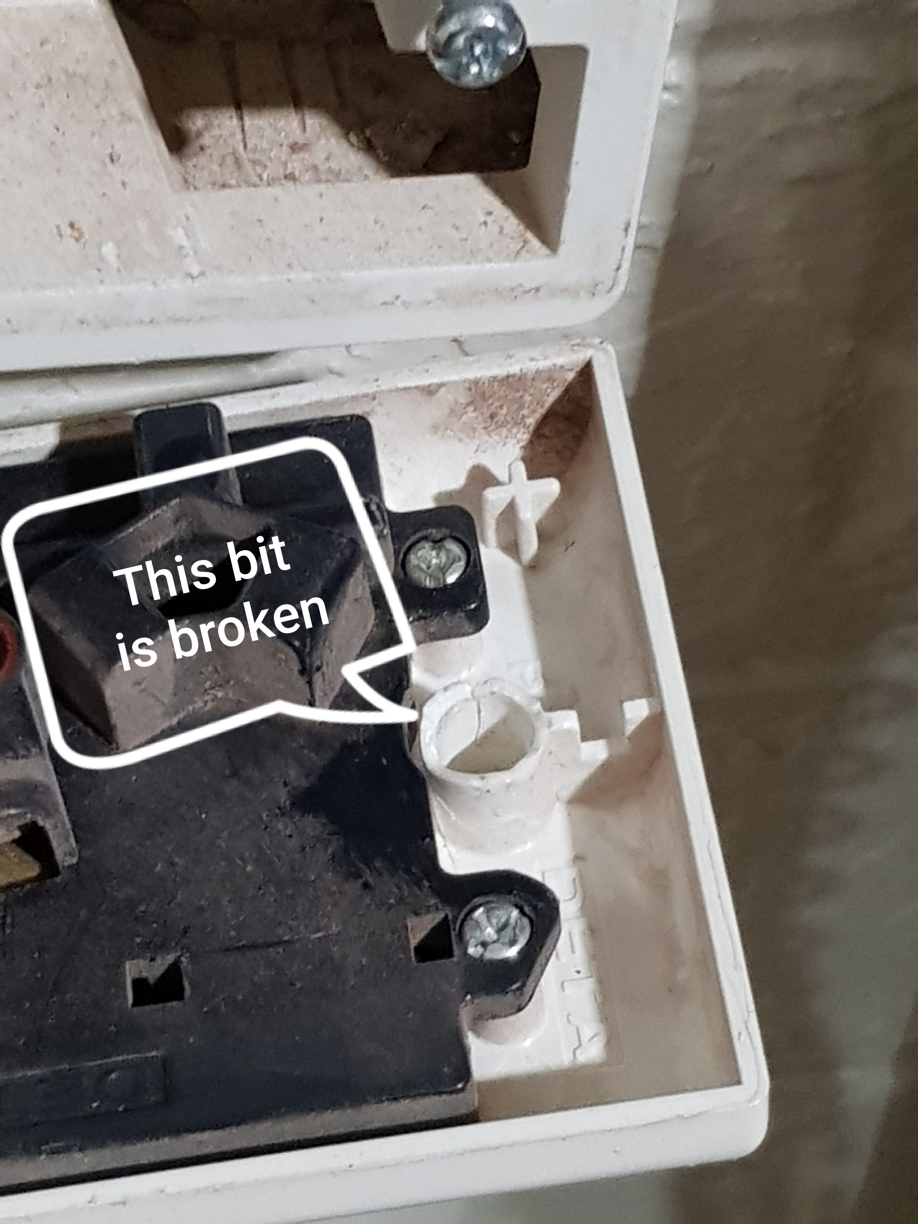 How to fix screw casing on plug socket c... Bunnings community
