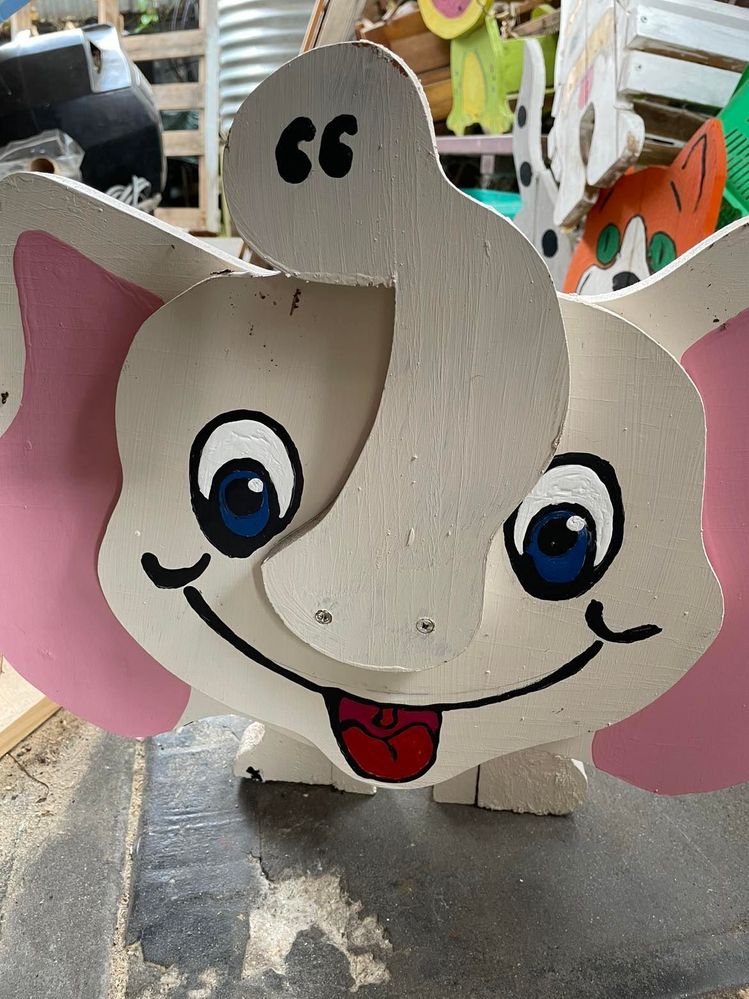 Using an eye dropper on another model for fine lines.