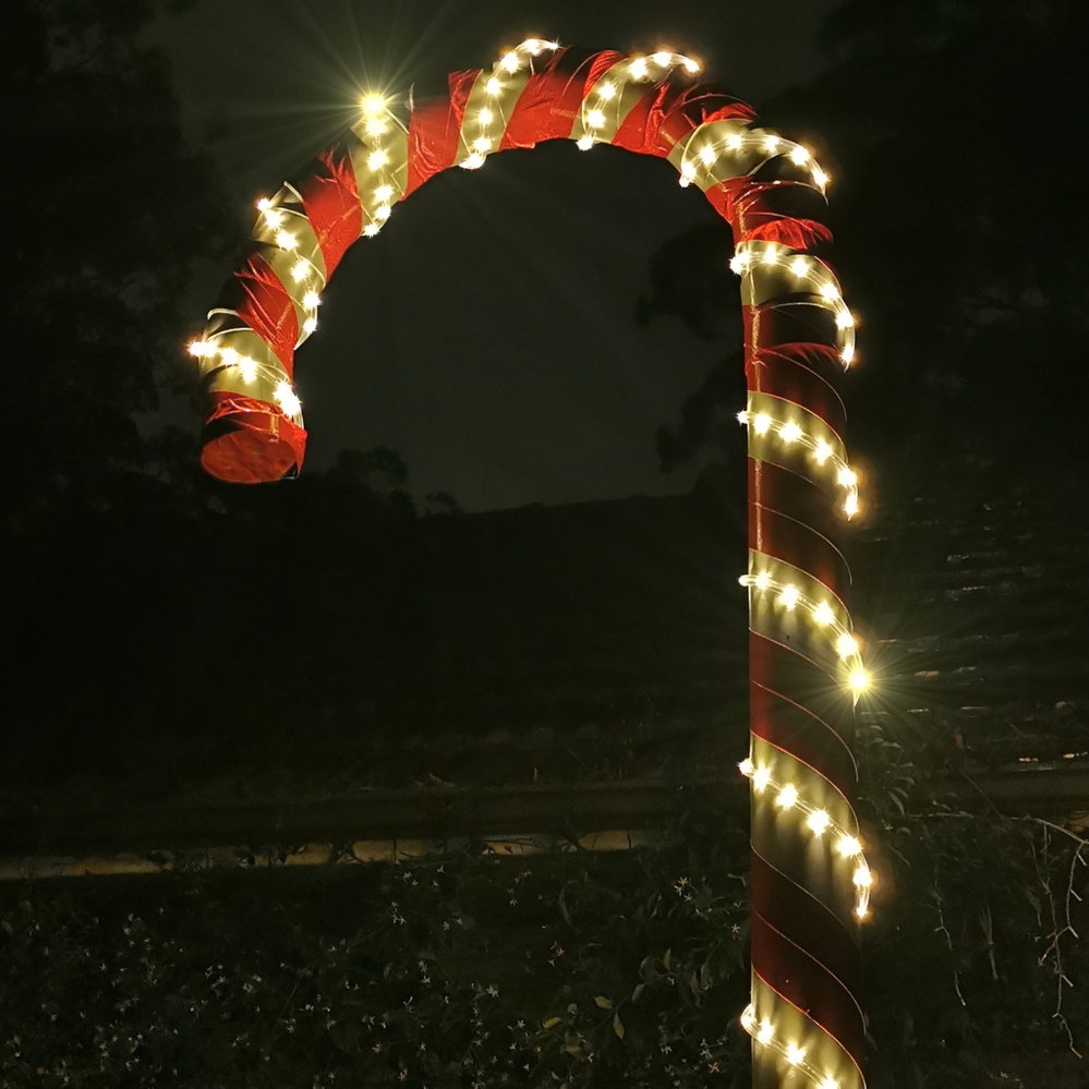 5.4. Hook section of lighted candy cane.png