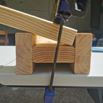 5.1 Clamping legs to middle rail.png