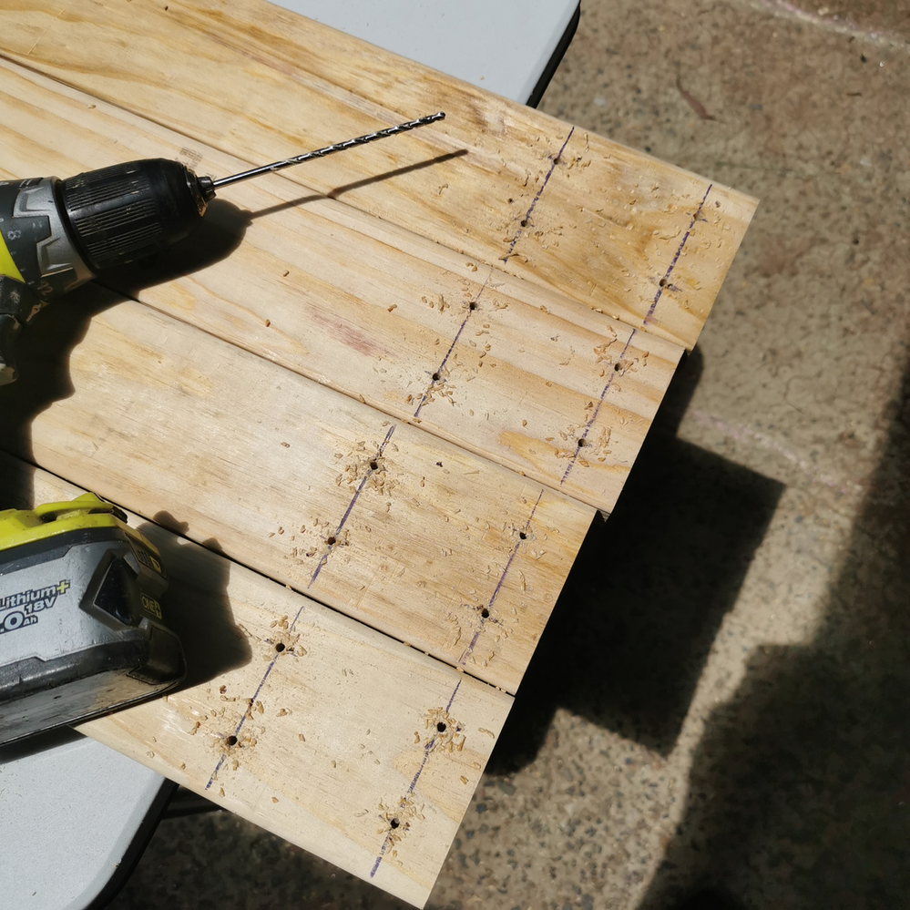 4.3 Pre-drilling legs.png