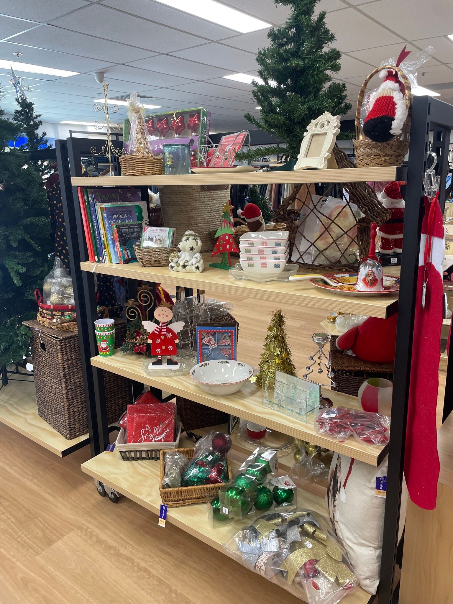 How to cover up ugly shop corner? Bunnings community