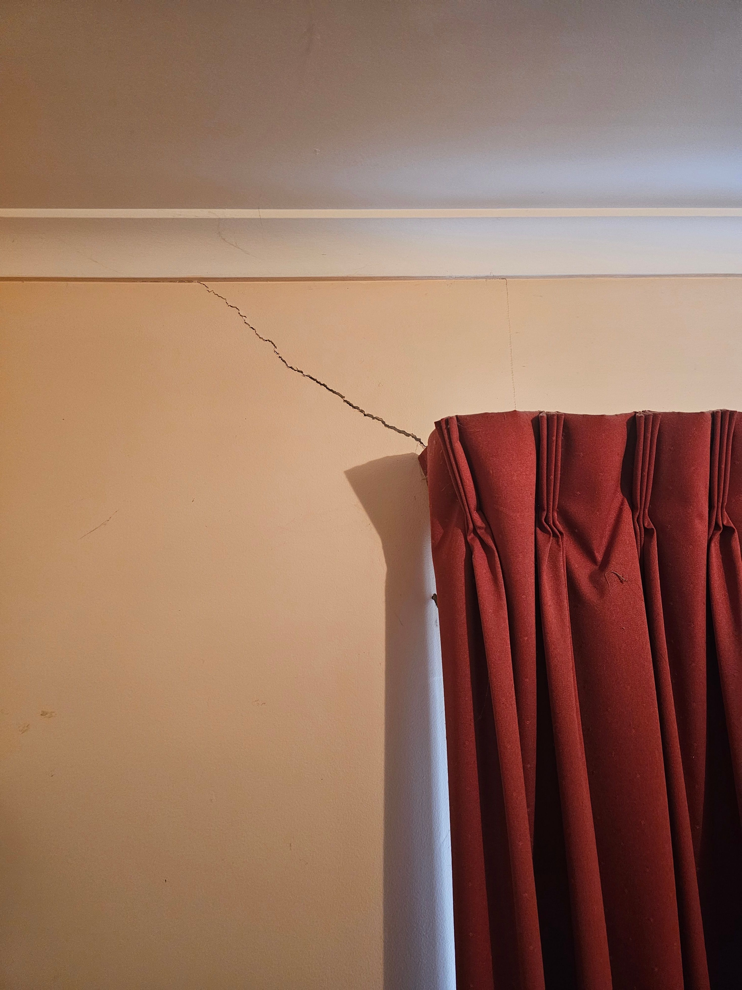 How to repair cracks on ceiling and wall... Bunnings community